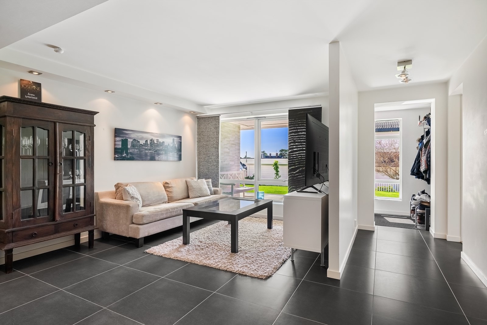 Hybelleiligheten er på ca. 61 kvm og har egen separat inngang. Galleribilde