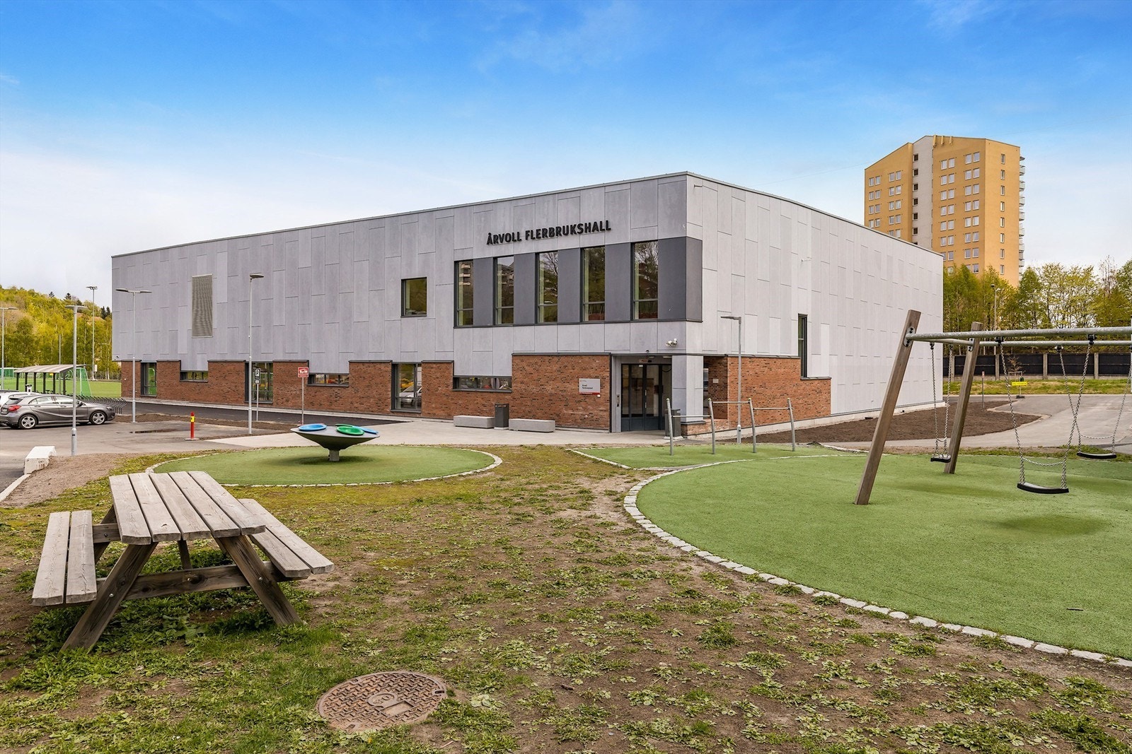 Flerbrukshall bak Årvoll skole Galleribilde
