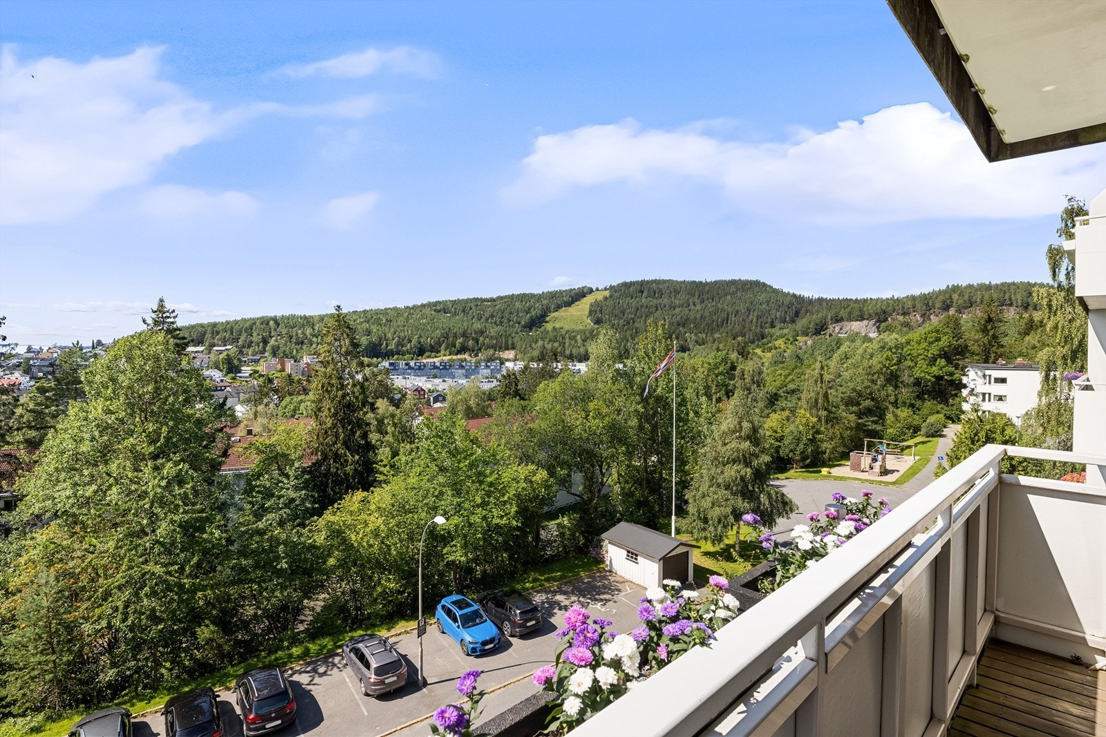 Det er tillatt med elektrisk- og gassgrill. Galleribilde