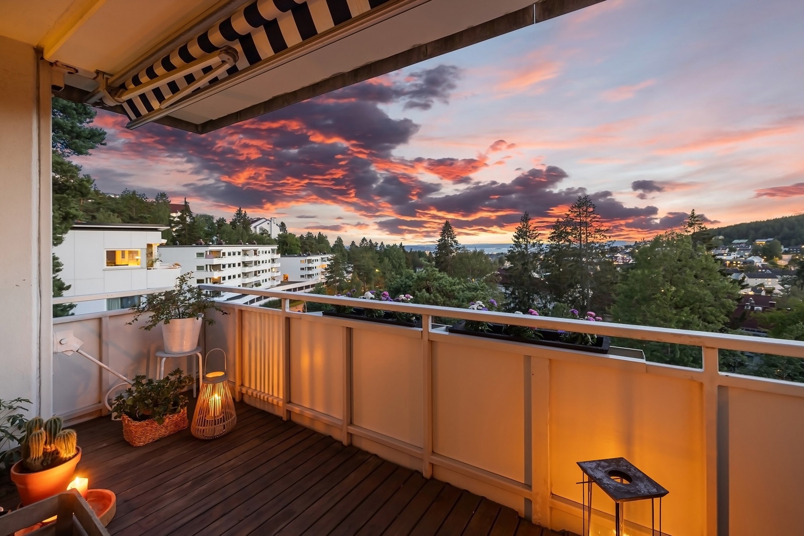 Utsikten er muligens enda vakrere på kveldstid! Galleribilde