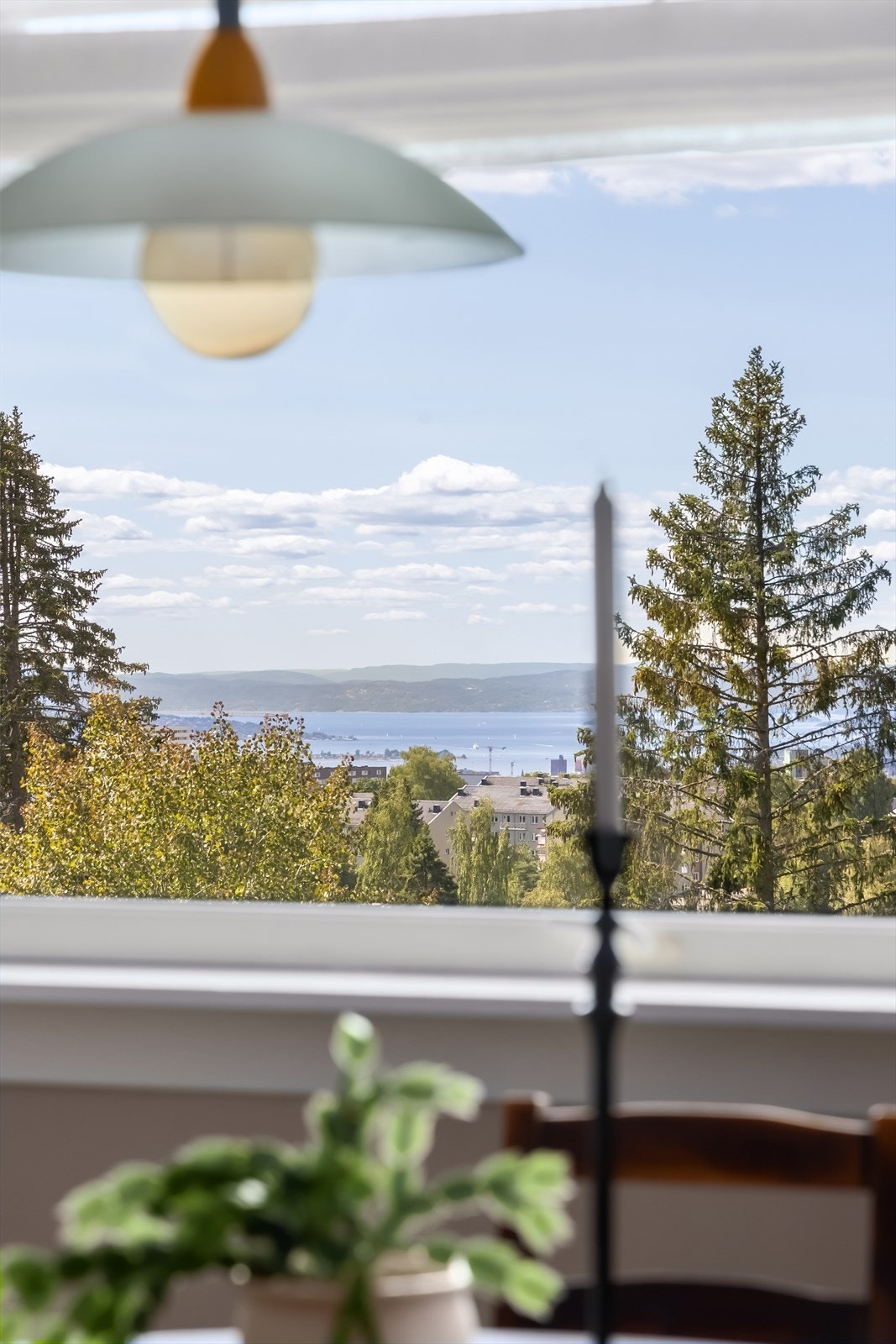 Utsikt fra kjøkkenvinduet. Galleribilde