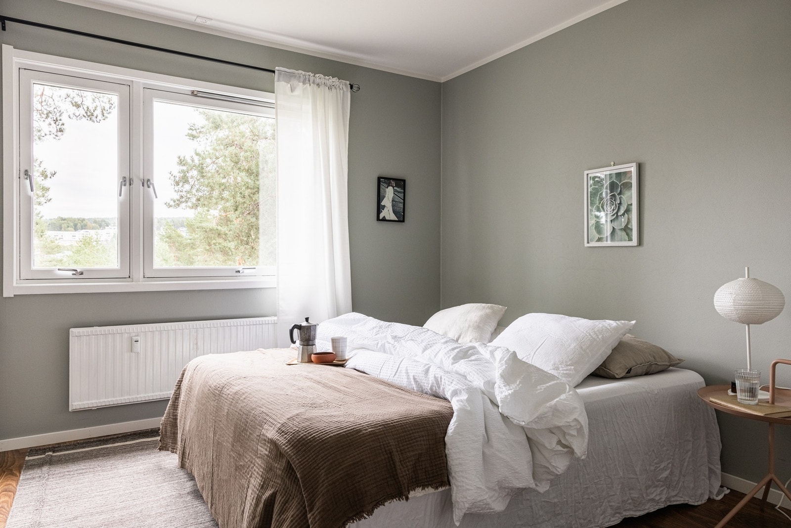 Flott soverom med romslig areal. Galleribilde