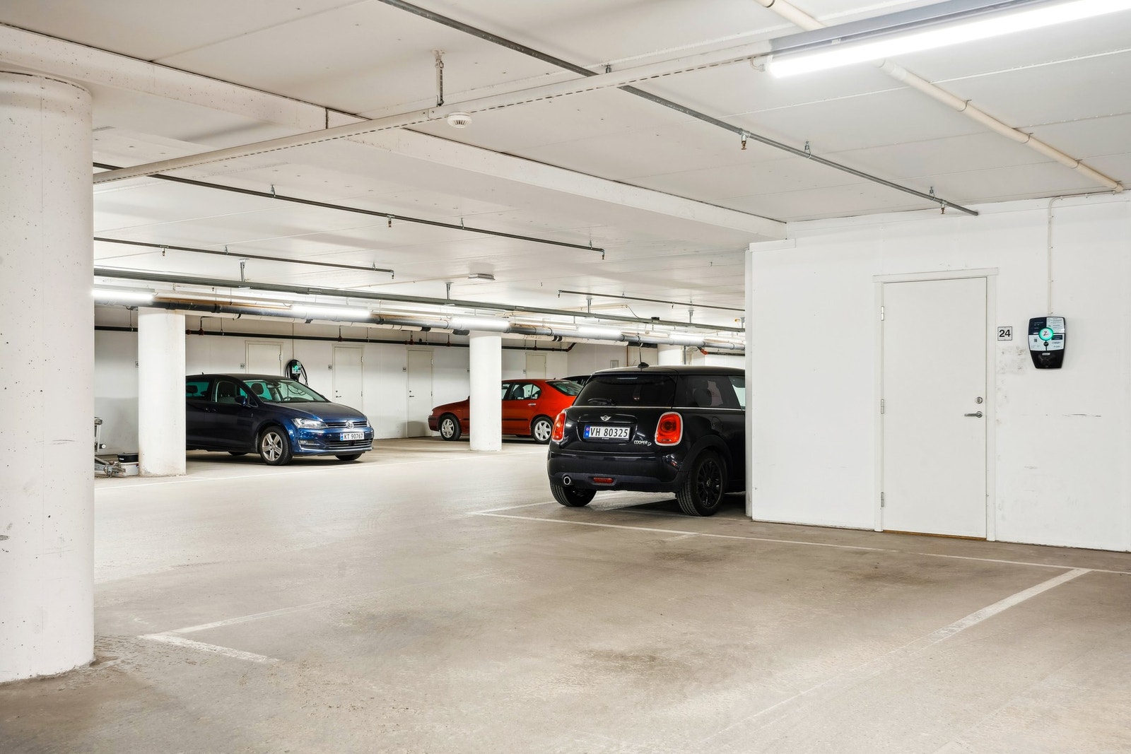 Her får du egen parkeringsplass med tilhørende sportsbod i felles parkeringskjeller Galleribilde