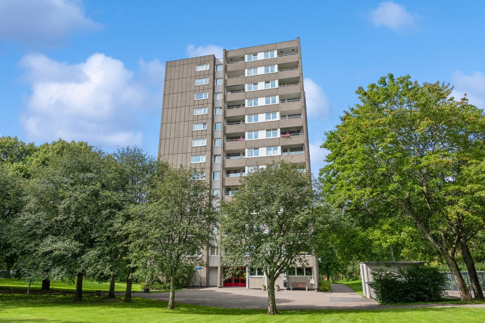 Fasade og uterom Galleribilde