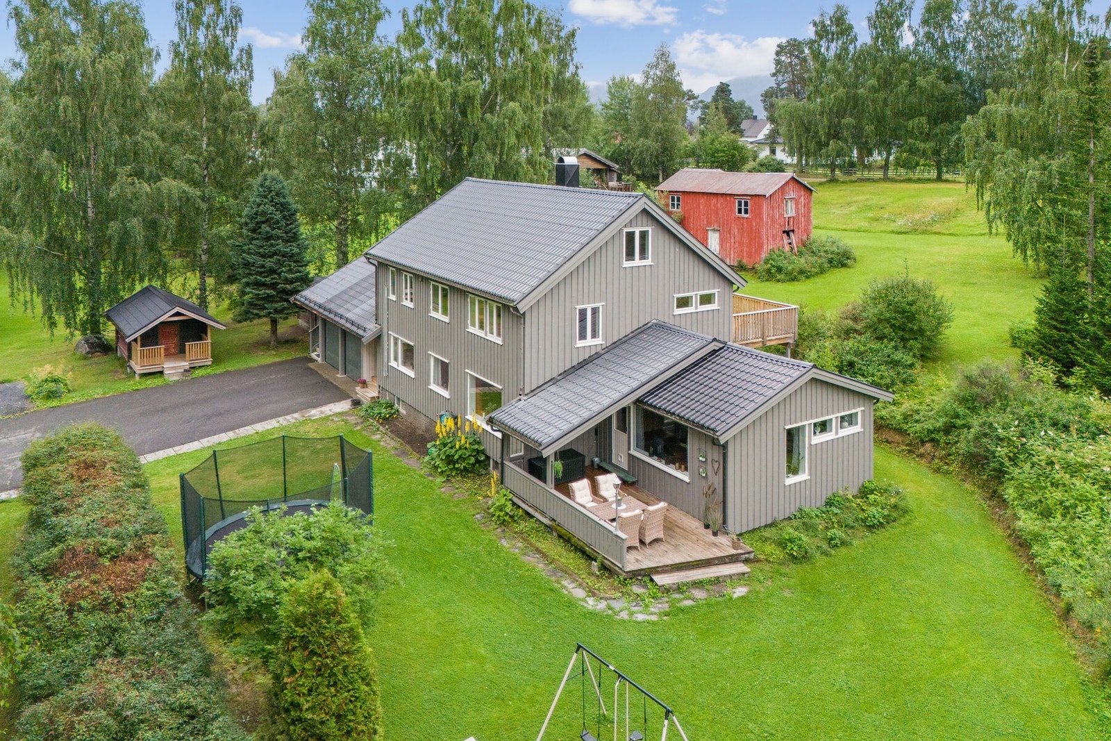 Velkommen til Dalveien 58 - Presentert av Eiendomsmegler1 Nord-Norge AS. Foto: EFKT Galleribilde