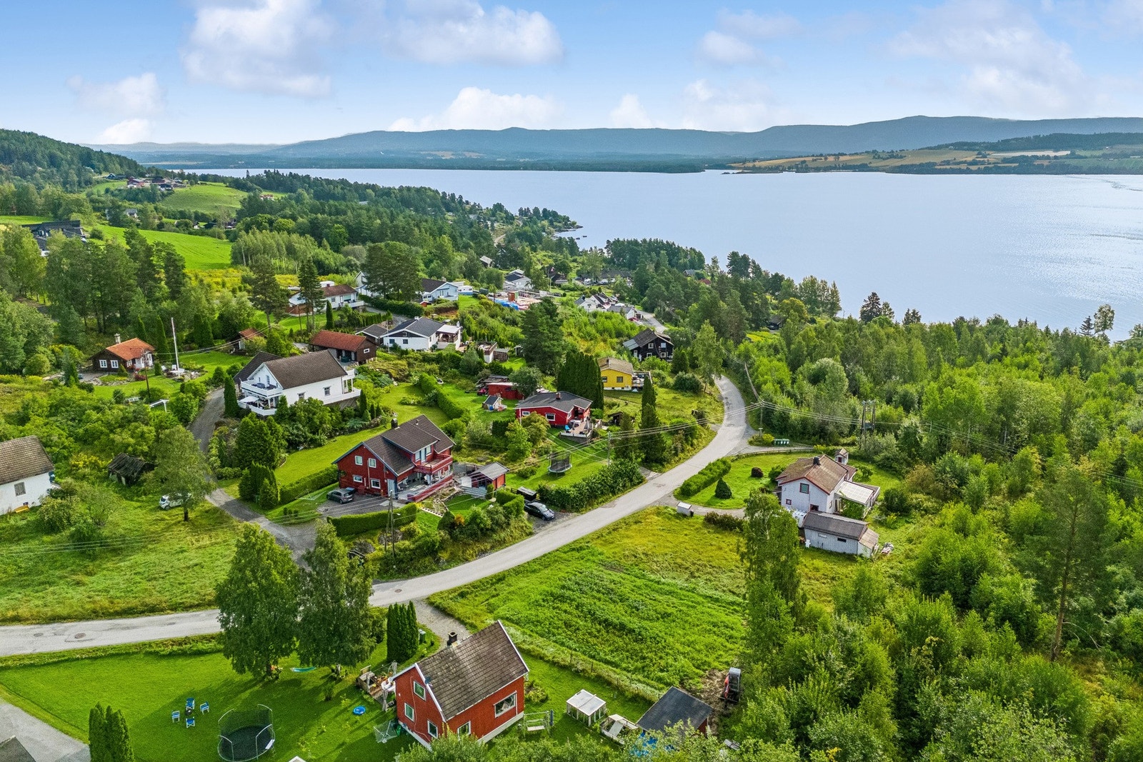 Her har du mulighet til å bygge din drømmebolig! Et familievennlig og rolig boligområde. Gangavstand til Tyristrand sentrum og skole. Galleribilde