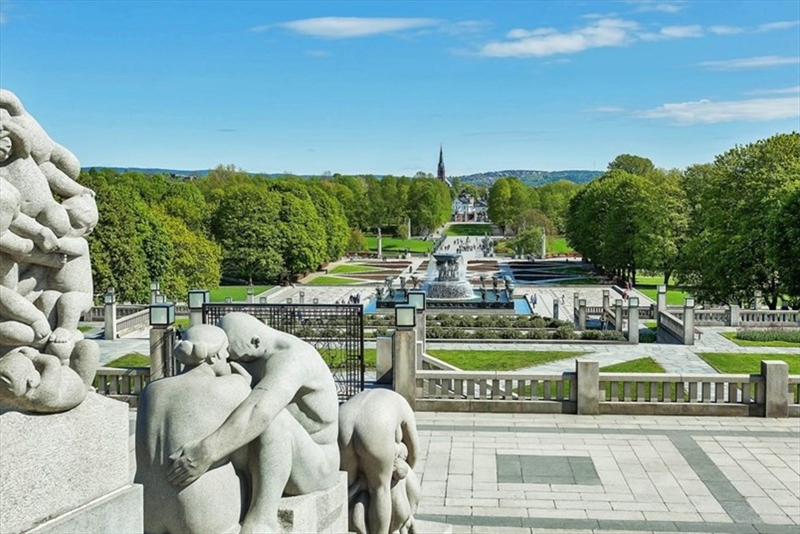 Vigelangsparken og Frognerparken ligger kun noen få minutters gange fra leiligheten. Galleribilde