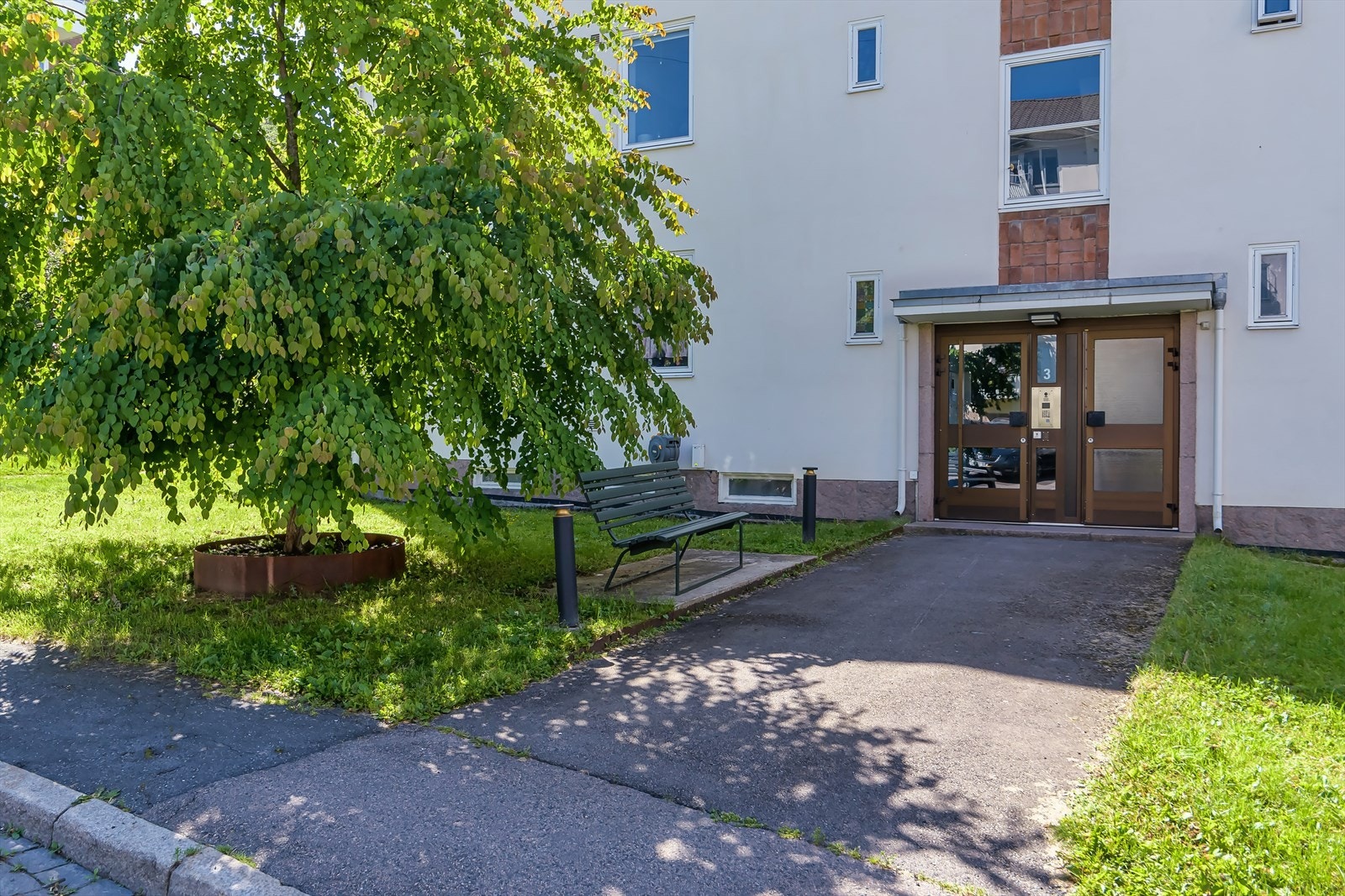 I tillegg disponerer leiligheten en loftsbod på ca. 6m² og en kjellerbod på ca. 7m² Galleribilde
