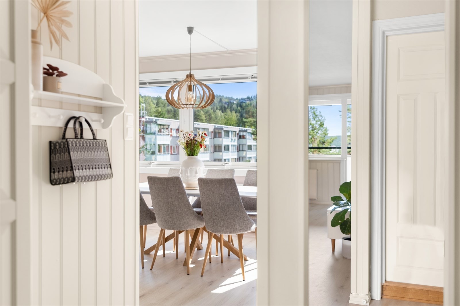 Dette skaper en mer gjennomgående leilighet med god flyt. Galleribilde