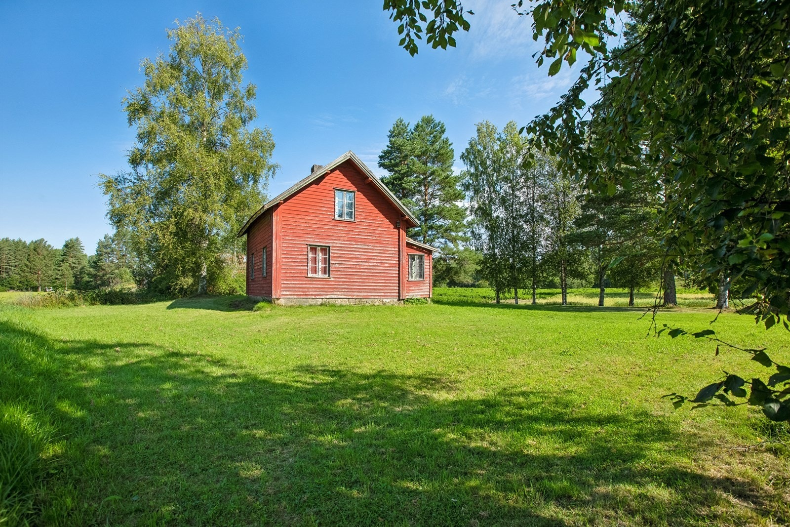 Det er rikelig med tumleplass for liten og stor på tunet. Galleribilde