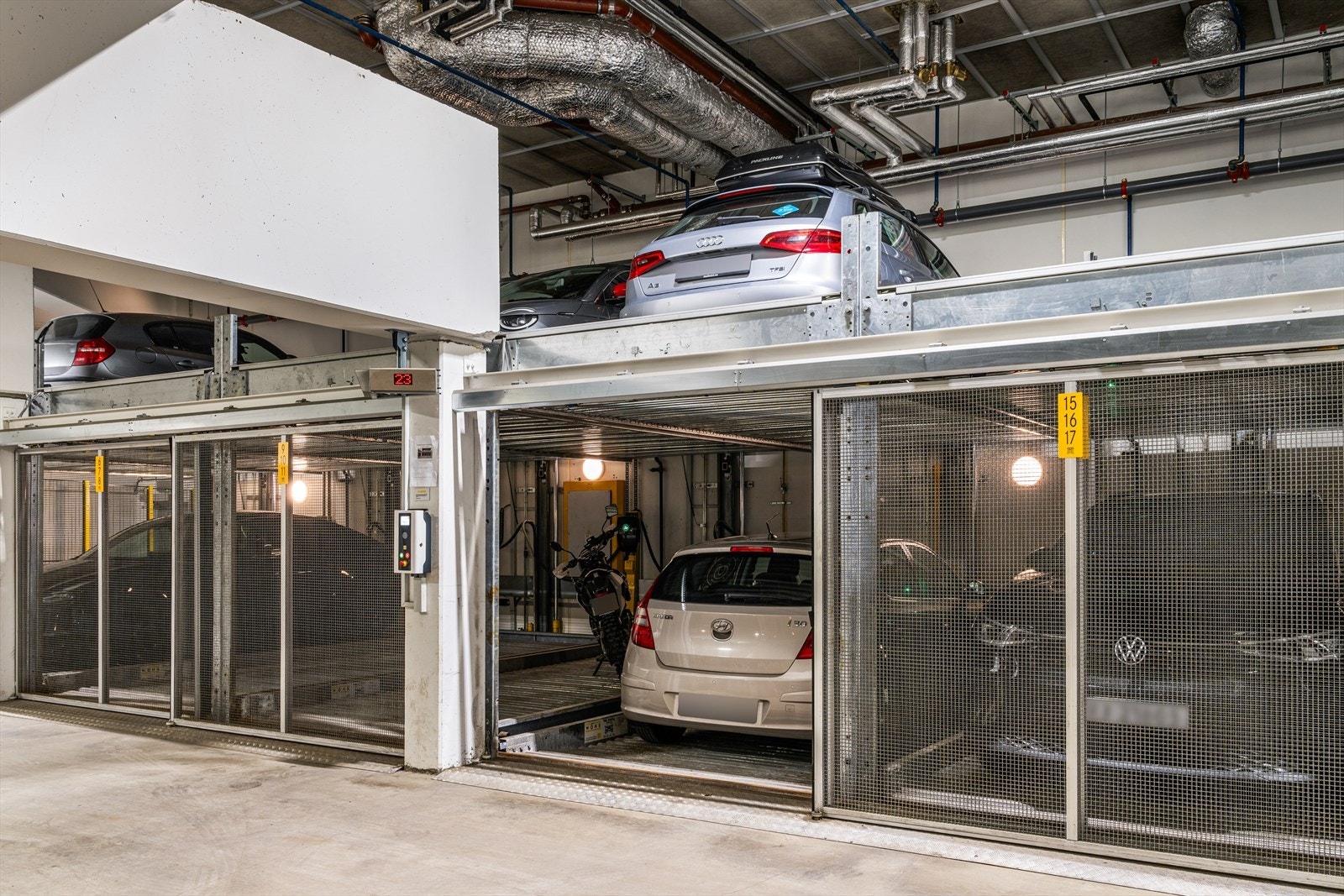 Det medfølger 1 garasjeplass med mulighet for el-lader i mulitipark system. Direkte heisforbindelse mellom garasjen og leilighetsplan. Galleribilde