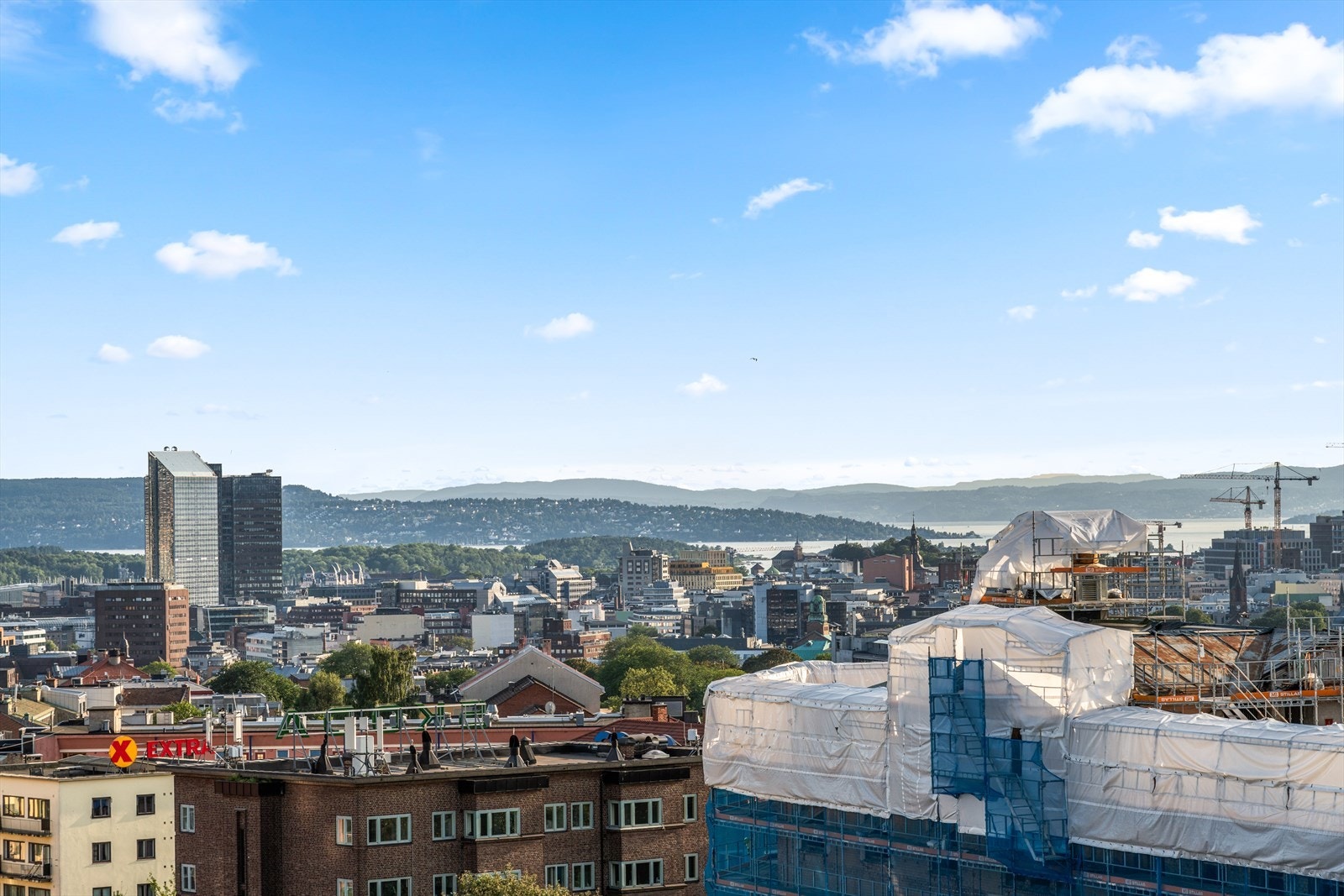 Spektakulær utsikt over Oslo by fra felles takterrasse. Galleribilde