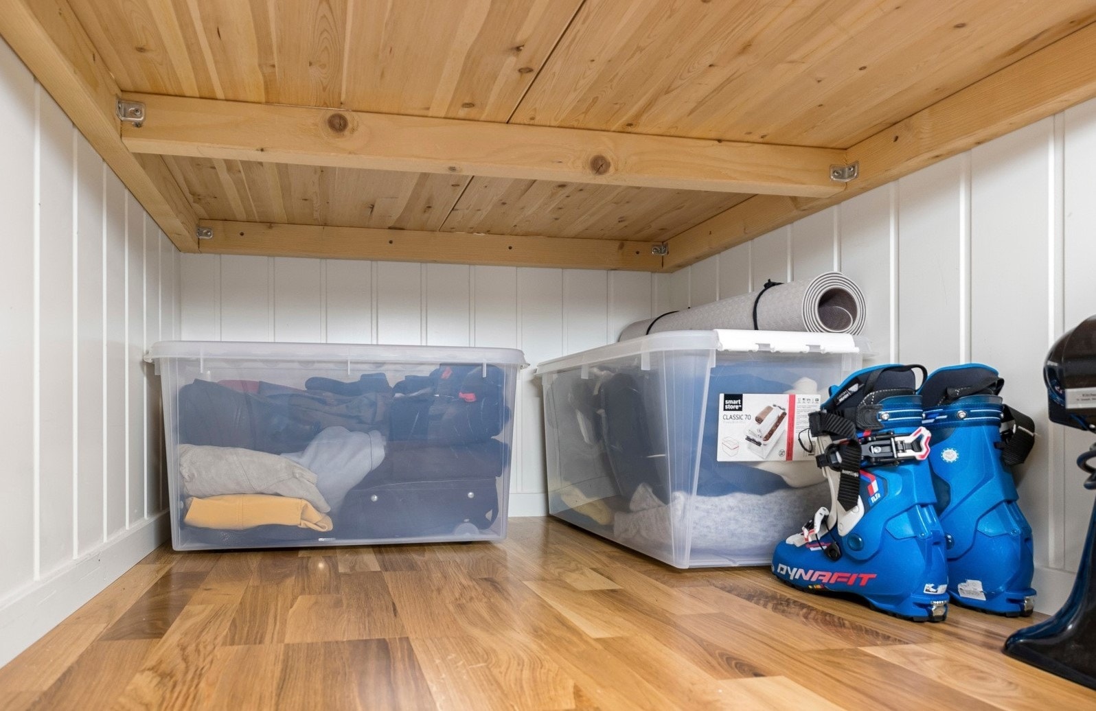 Oppbevaringsplass under alkoven. Galleribilde