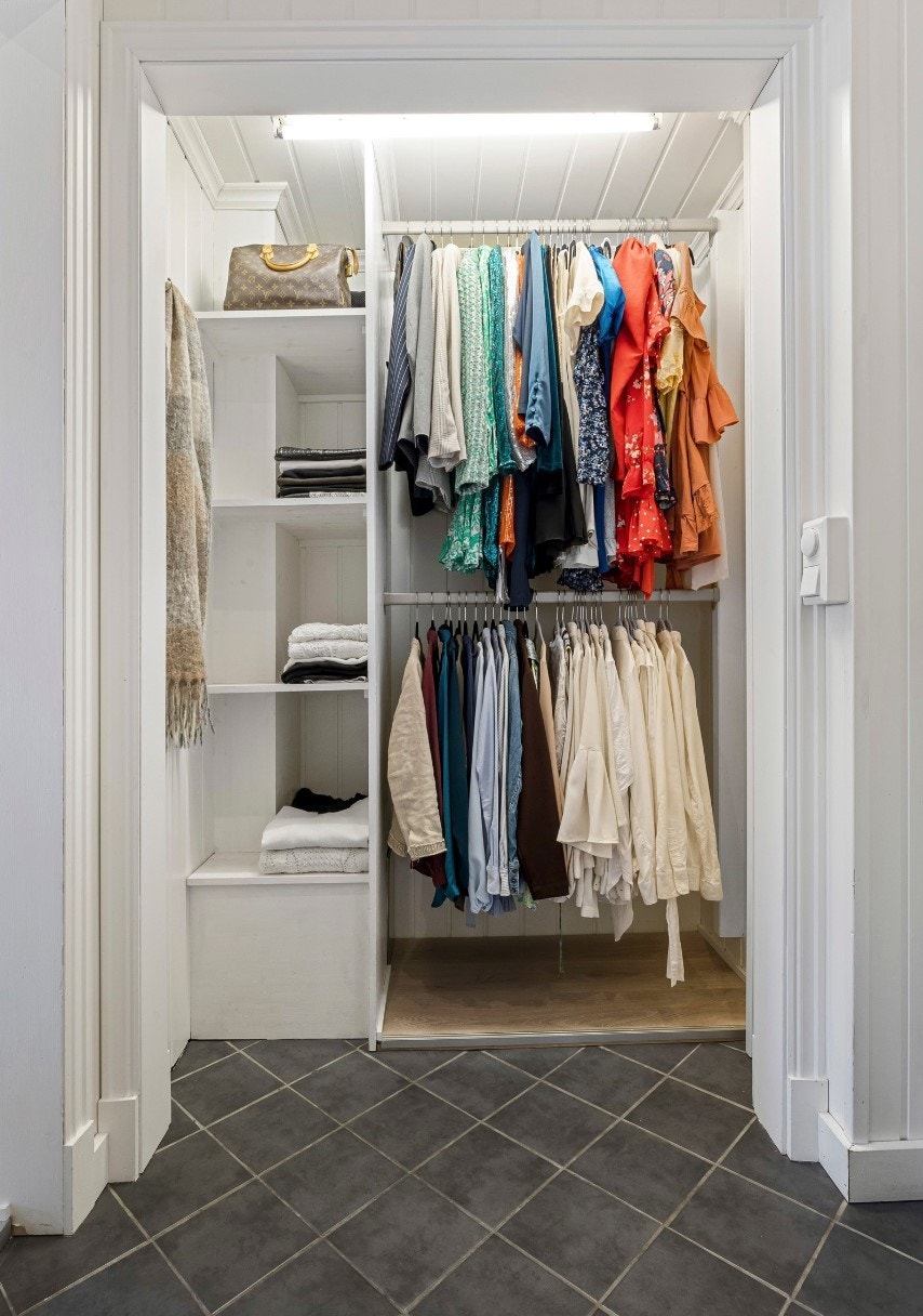 Smart garderobeløsning i entrè. Galleribilde