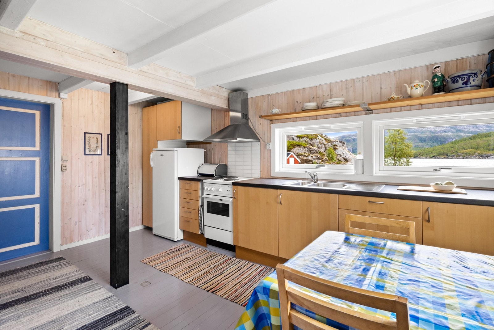 God skap- og benkeplass Galleribilde