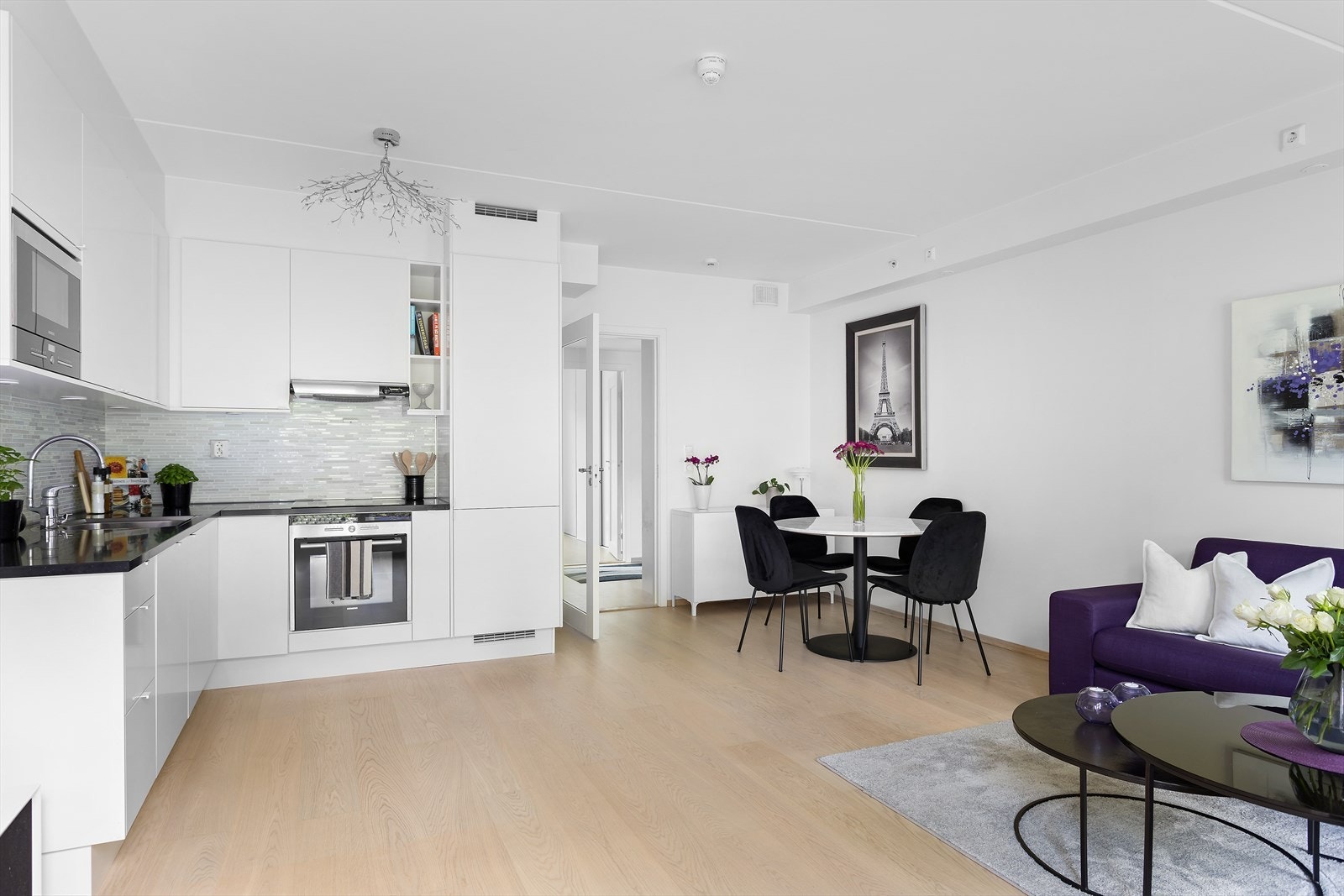 Lekre detaljer er gjennomgående i denne flotte boligen hvor du kan flytte rett inn. Galleribilde