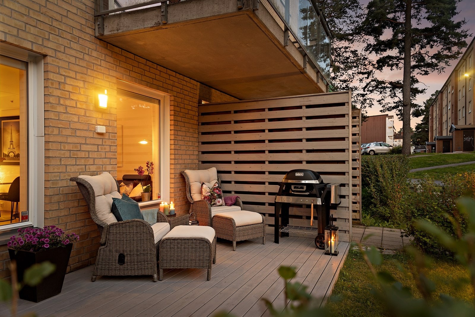 Her har du god plass til sittegruppe og grill. Galleribilde