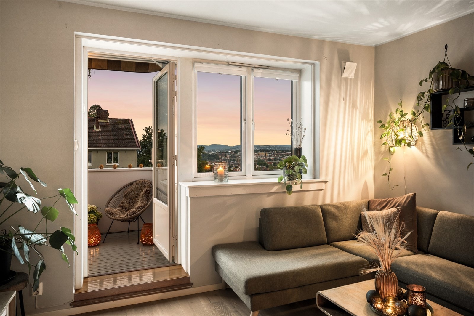 Fra stuen er det utgang til en herlig vestvendt balkong på 8m². Galleribilde