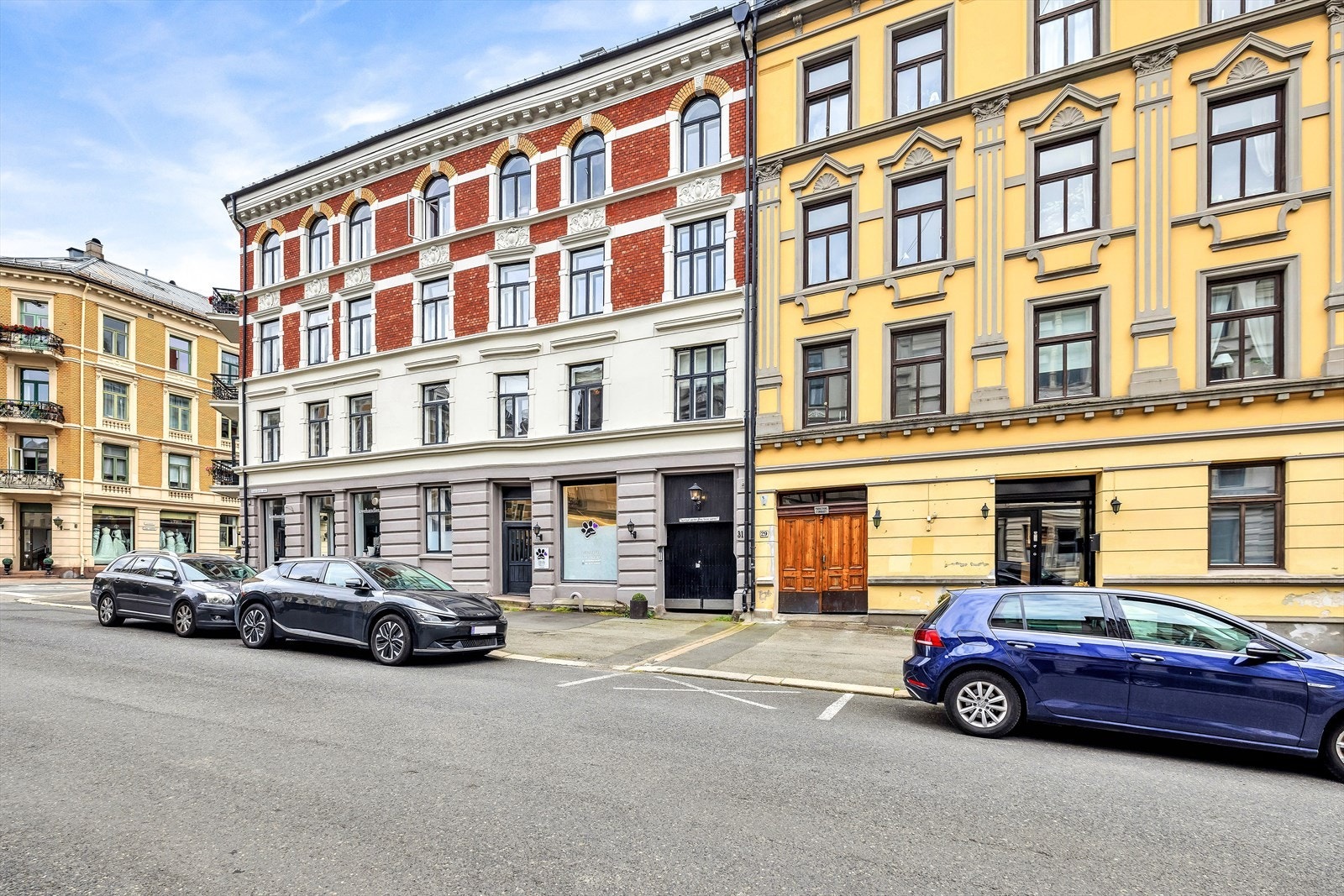 Her bor du i en vakker bygård midt på Frogner Galleribilde