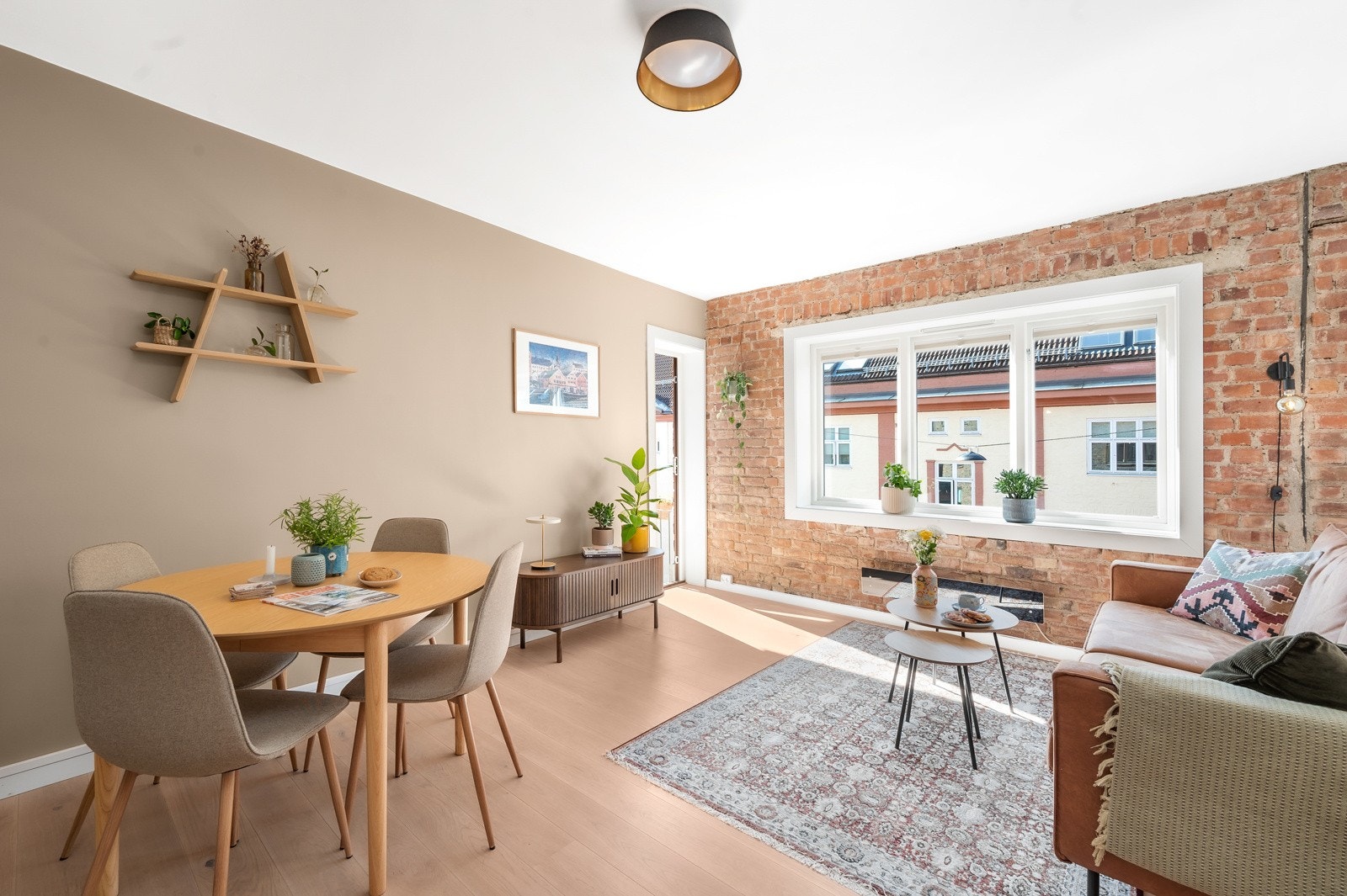 Dette er leiligheten for deg som setter pris på god størrelse på rommene og en optimal planløsning. Galleribilde