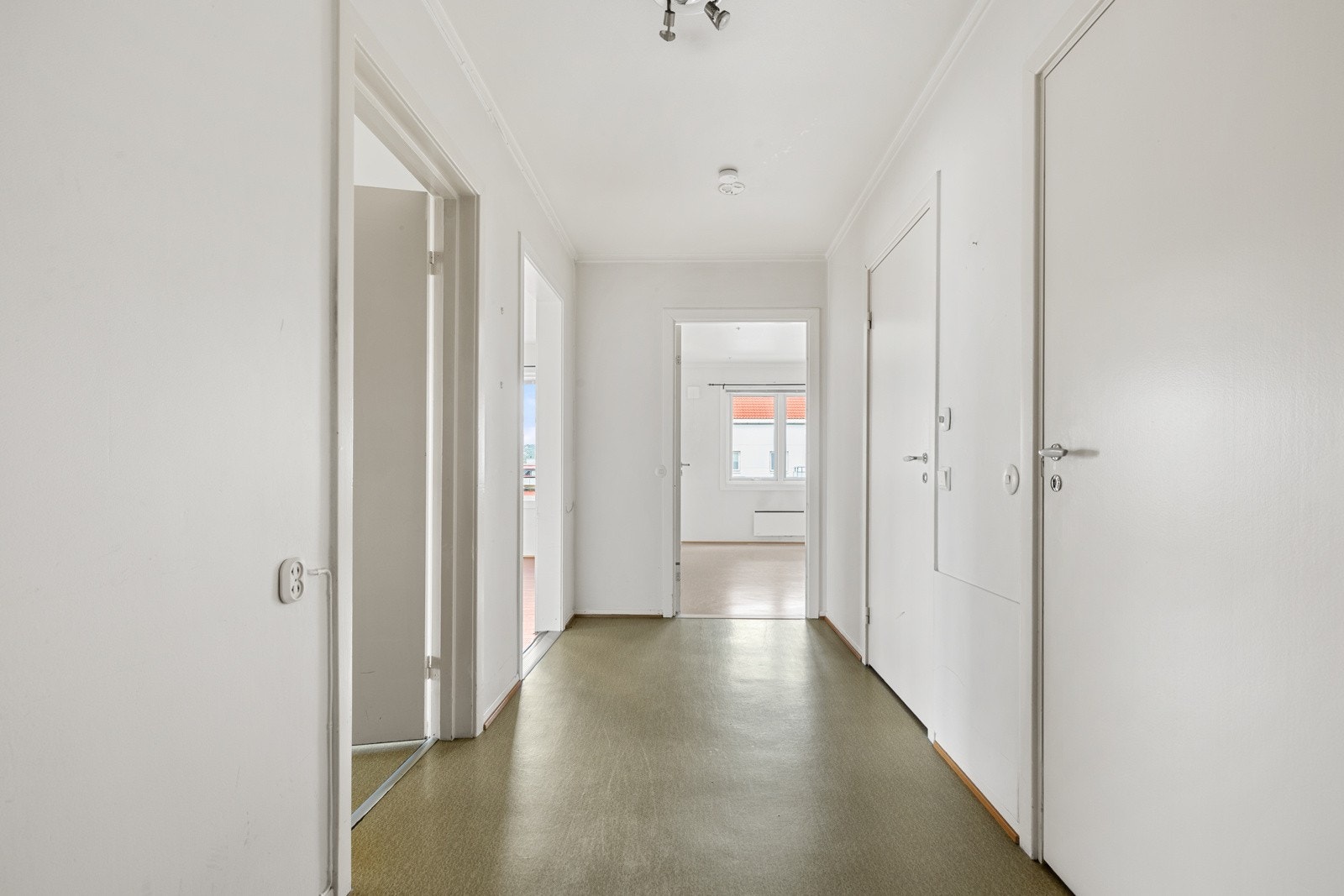 Entré/gang. Galleribilde