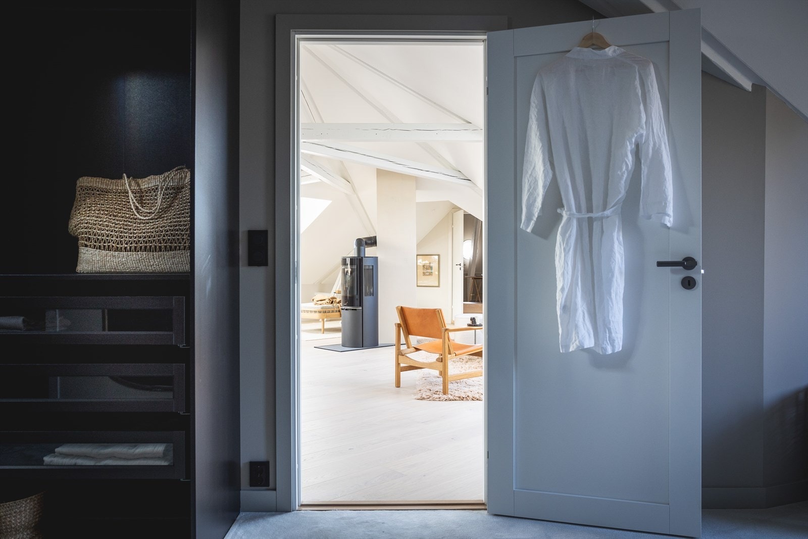 Fra hovedsoverommet mot stue. Galleribilde