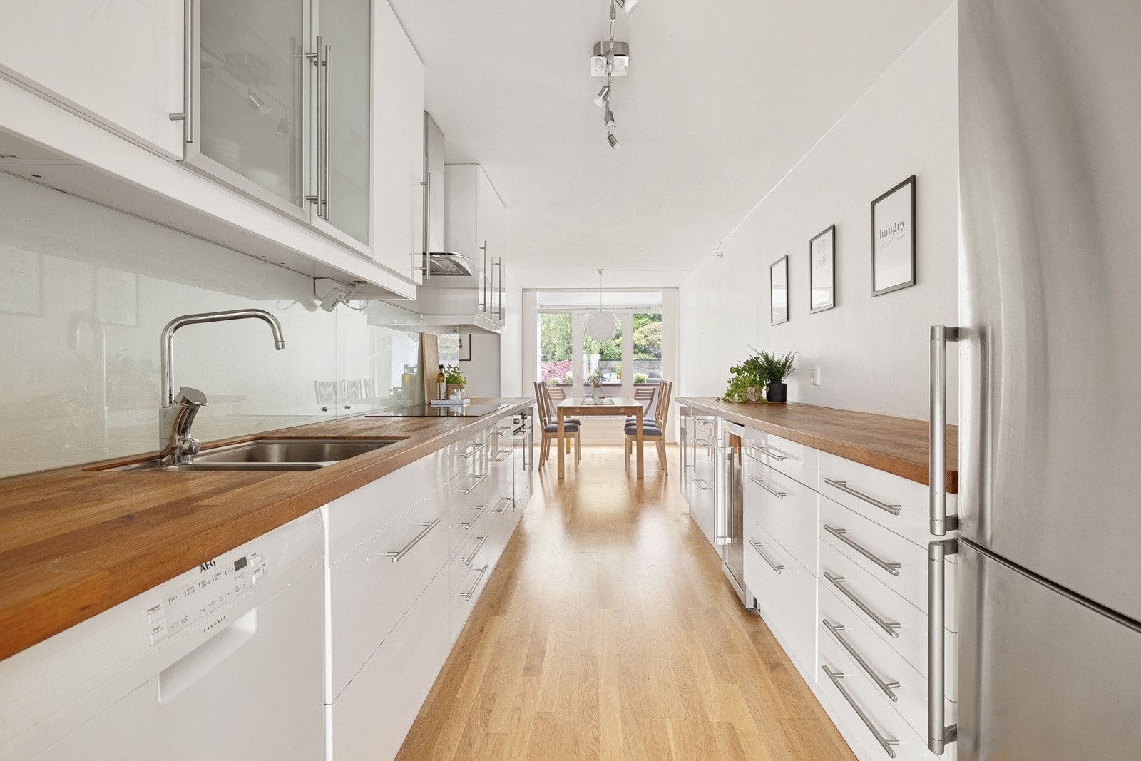 Frydenbølien 8 presenteres av EIE eiendomsmegling ved Emilie Ødemark. Galleribilde