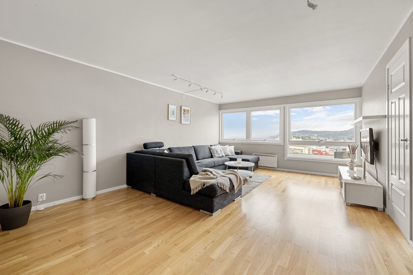 Du har nydelig utsikt over Bergen sentrum og Byfjorden. Galleribilde