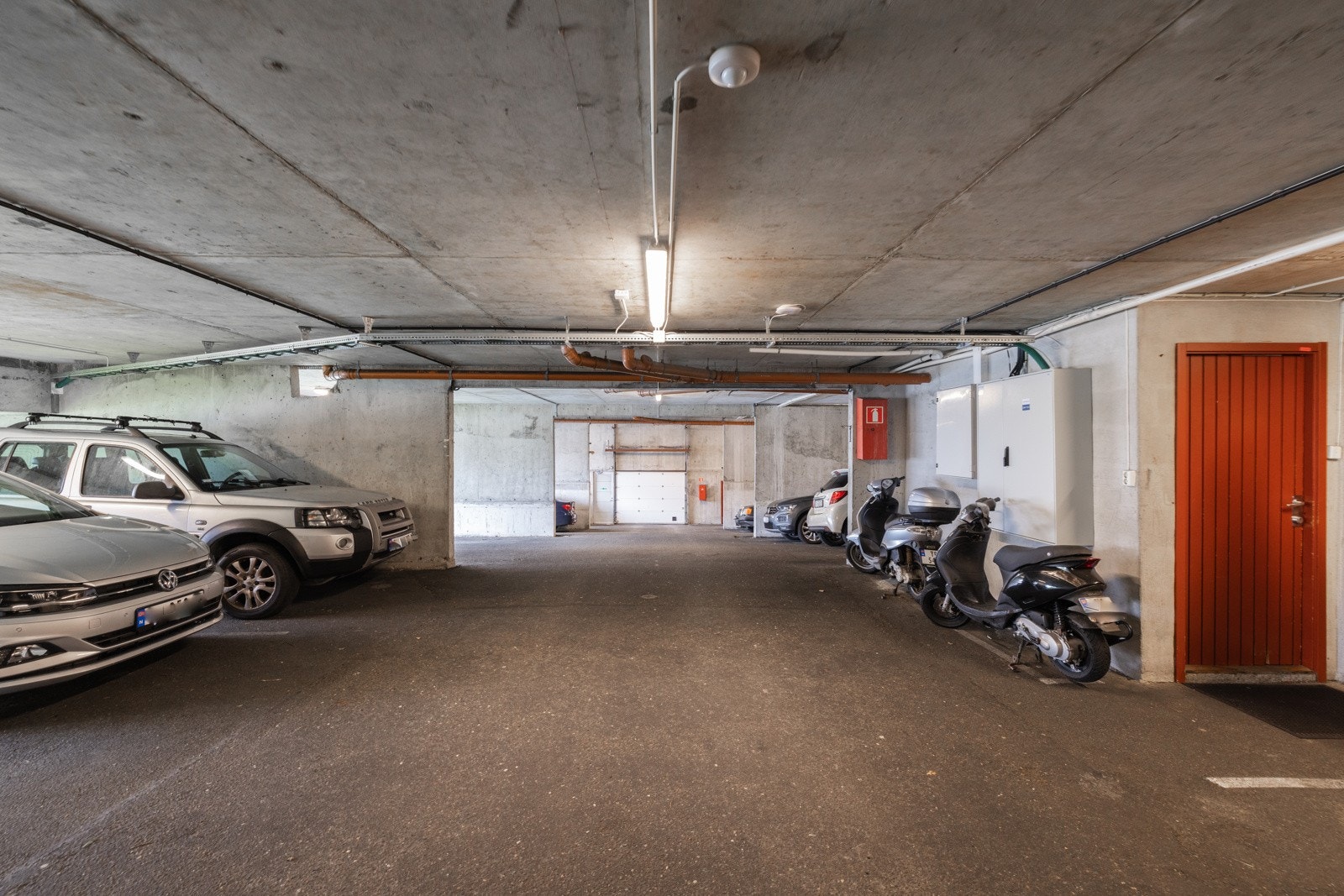 Borettslaget har felles gjesteparkering. Galleribilde