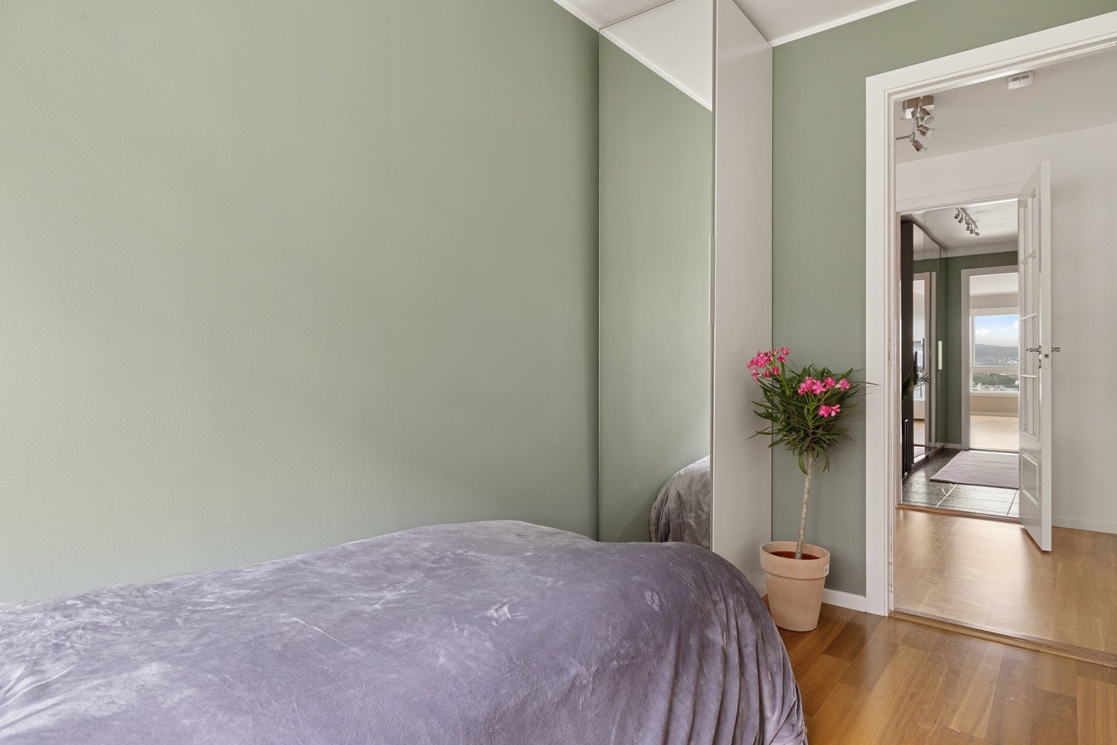 Soverommene har vært utleid for 6-8000,-/mnd. Galleribilde