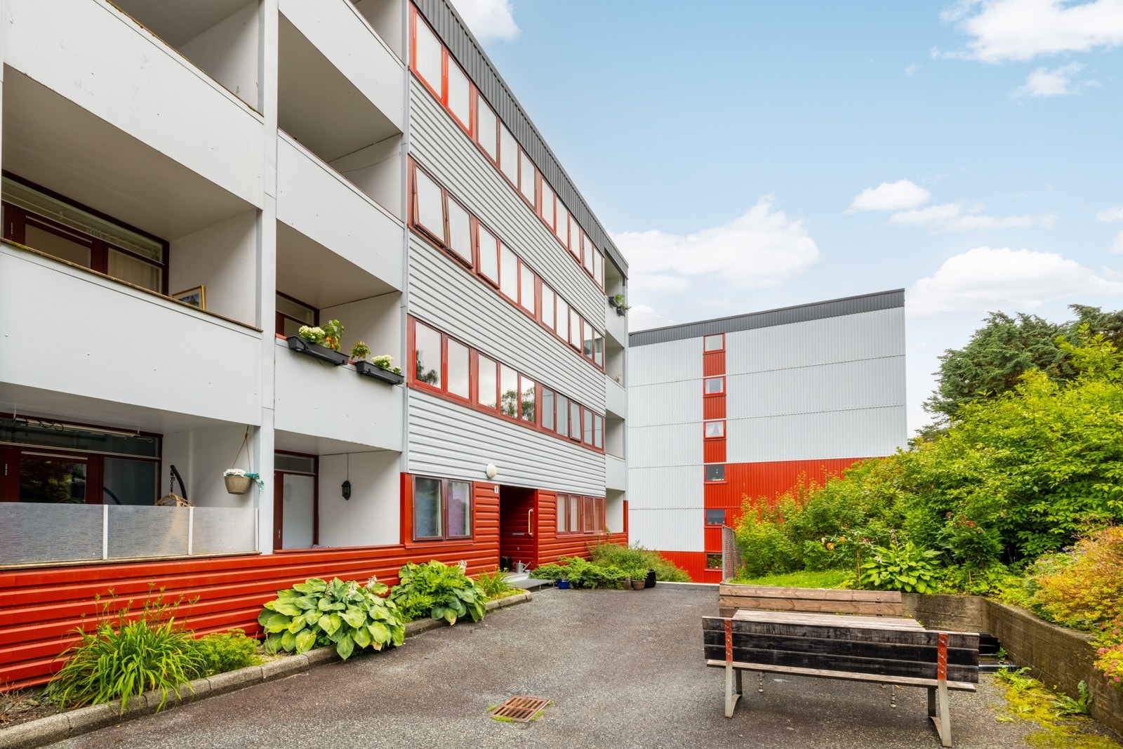 Leiligheten har en svært sentral beliggenhet, med kort avstand til det aller meste, og burde være perfekt for deg som ønsker å bo sentrumsnært. Galleribilde