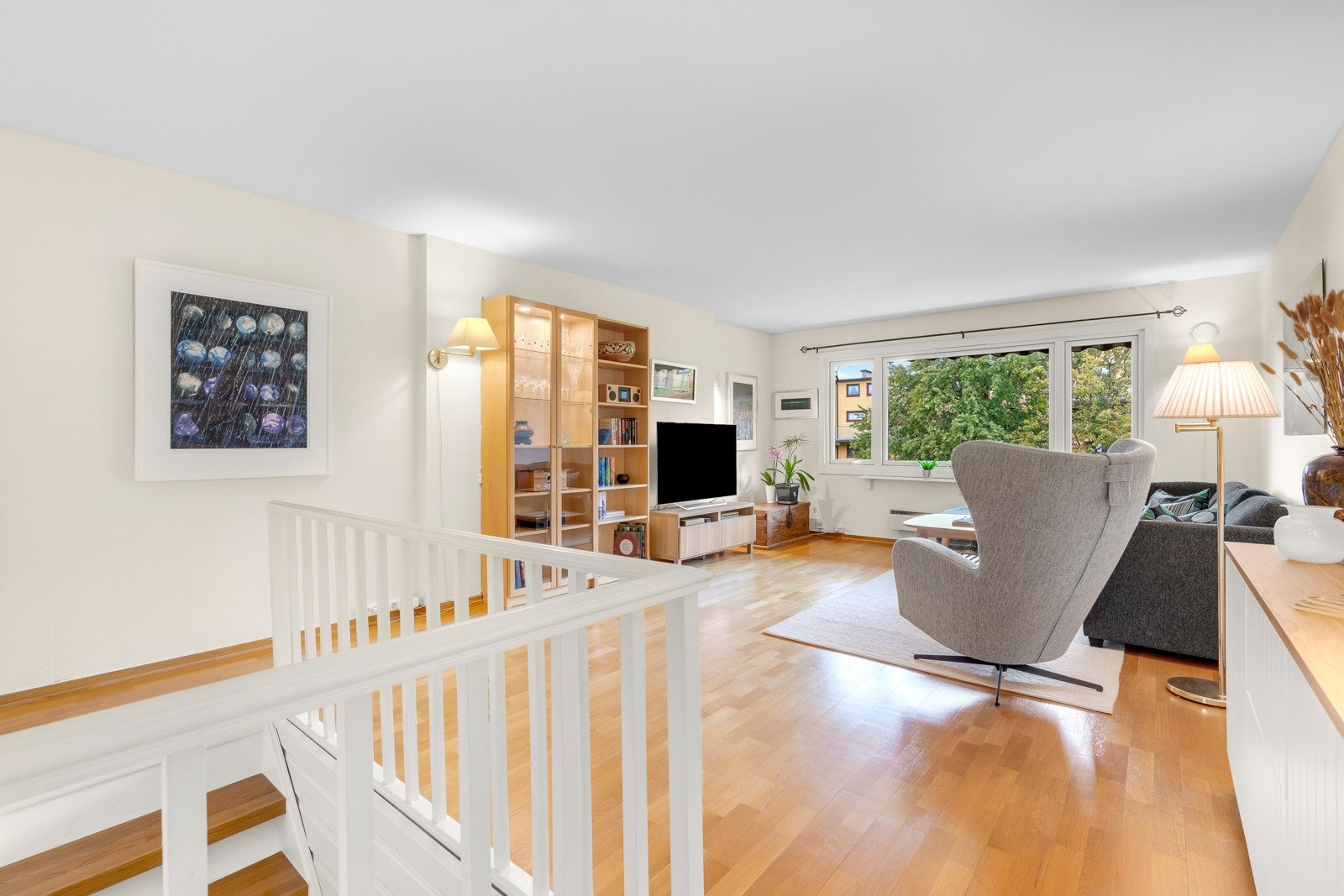 Standarden fremstår som lys, svært velholdt og innflytningsklar. Galleribilde