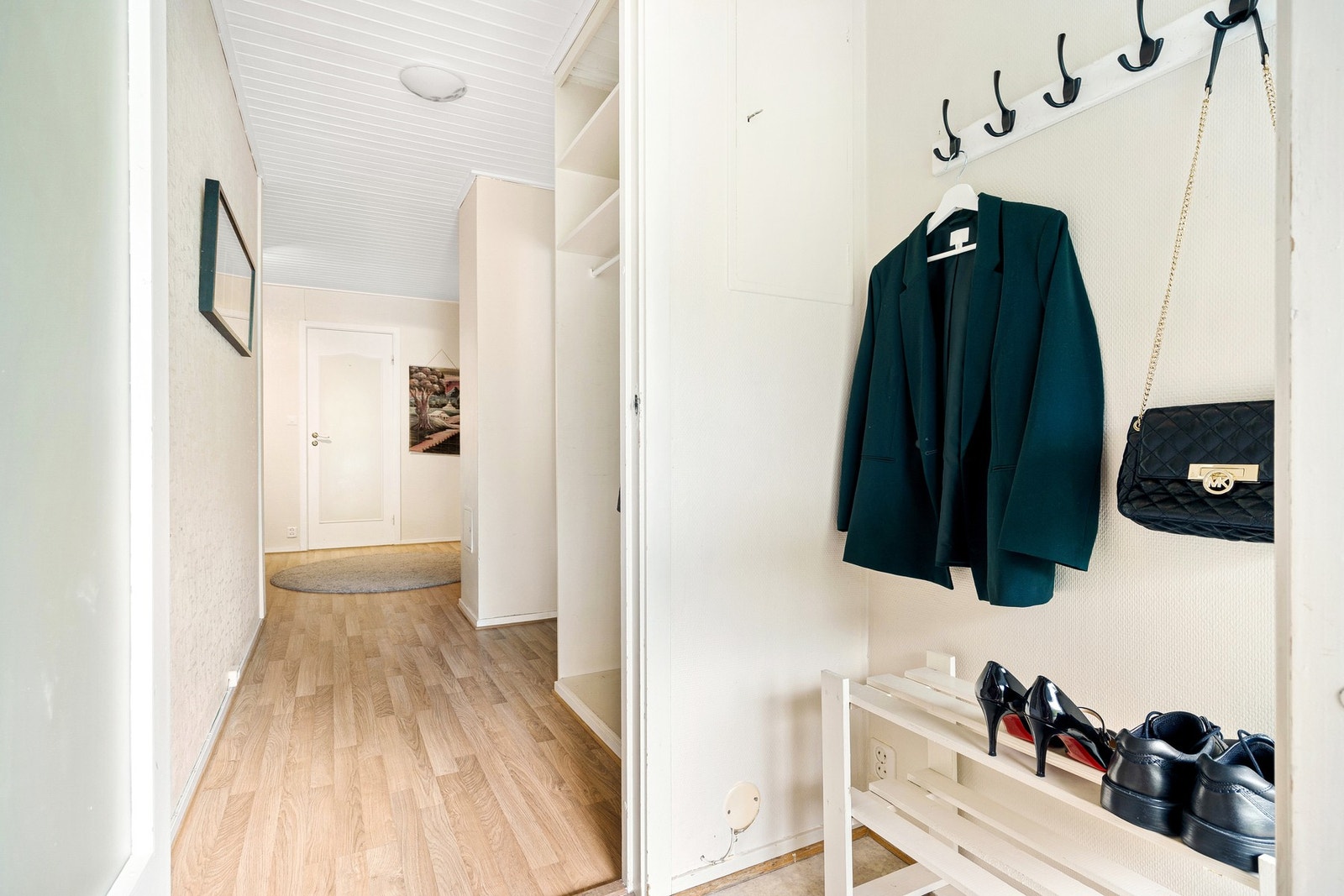Boligen har også 2 innvendige boder som har godt med lagringsplass. Galleribilde
