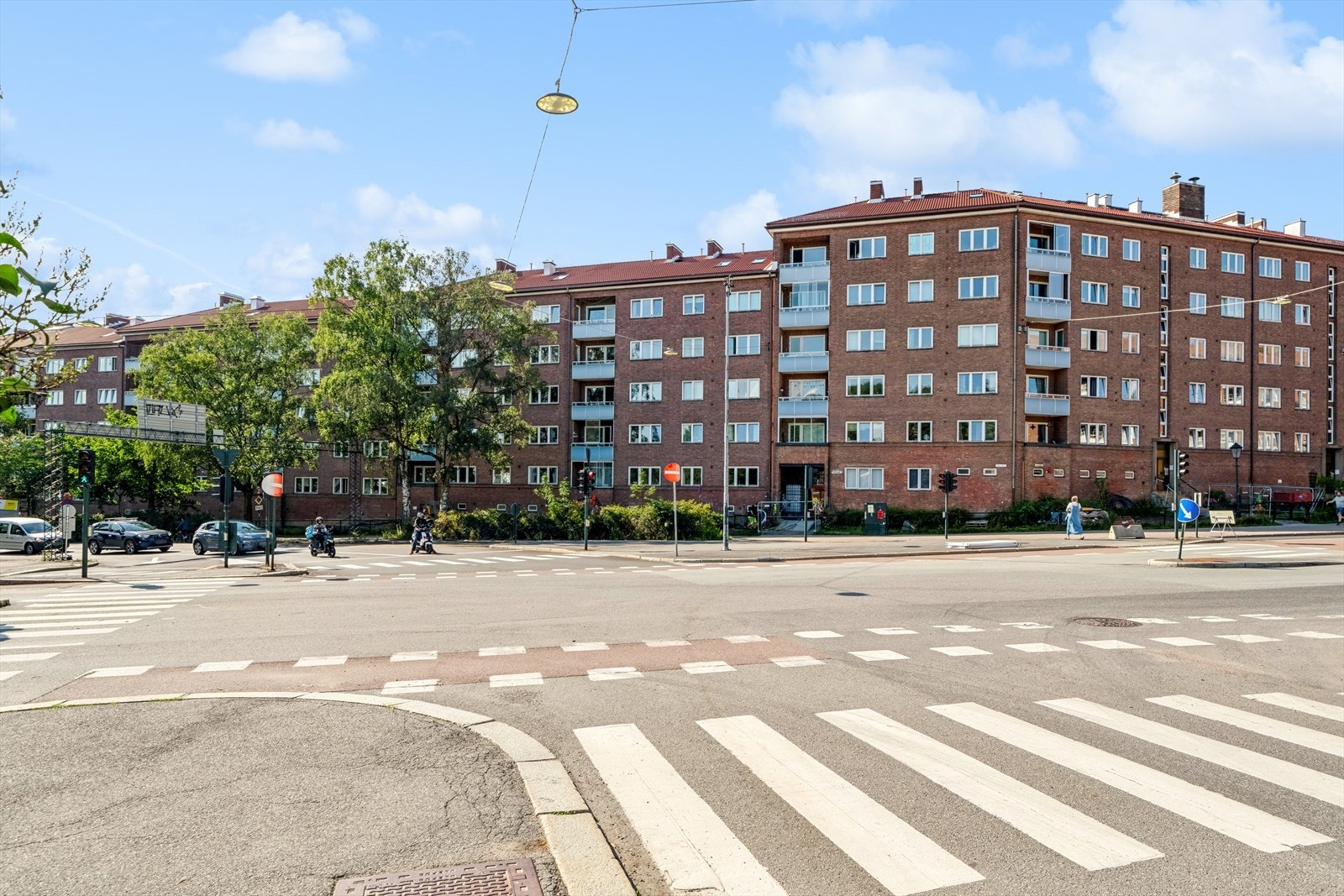 Fasaden sett fra Ola Narr og Finnmarksgata. Galleribilde