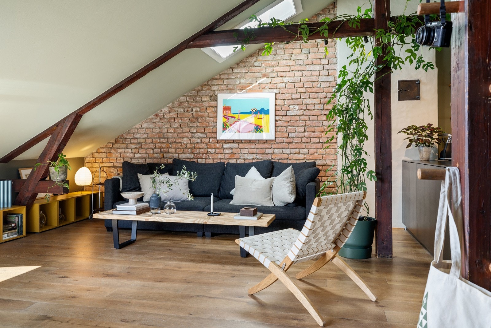 Planløsningen gir deg også et romslig stueareal med god plass til sofa- og spisegruppe med tilhørende stue møblement Galleribilde