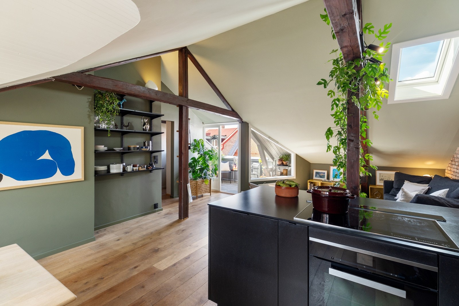 Ventilator fra Miele er felt ned i benkeplate og er tilpasset kullfilter Galleribilde