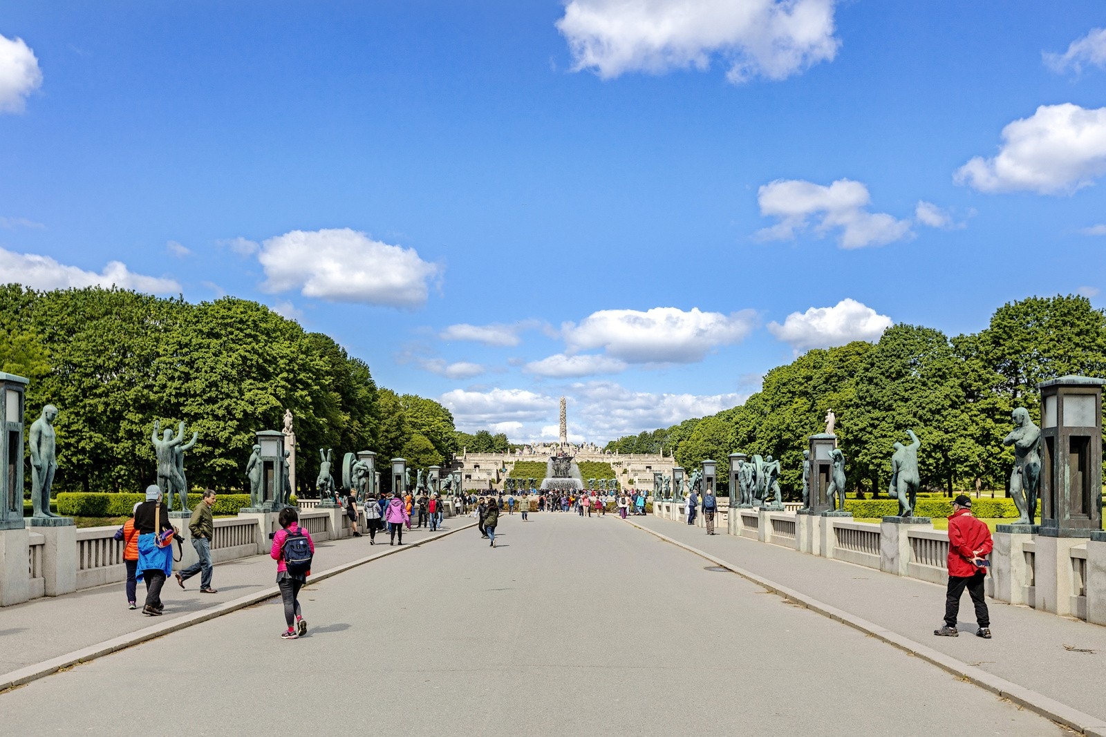 Innen gangavstand finner du Stensparken, Frognerparken og Frognerbadet. Frognerparken og Stensparken kan friste med sine flotte grøntanlegg og rekreasjonsområder, samt badeanleggene på Frognerbadet. Galleribilde
