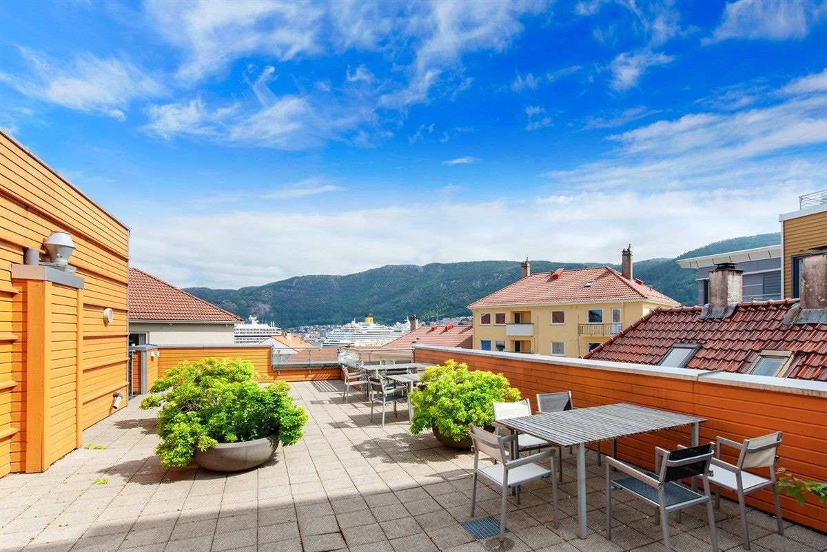 Borettslaget har stor felles takterrasse Galleribilde