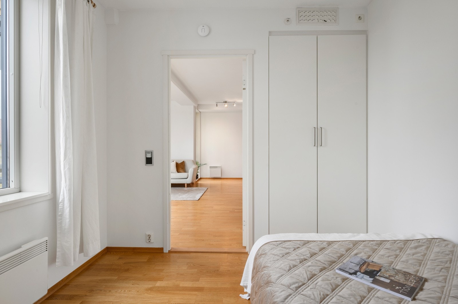 Garderobeskap fra HTH Galleribilde