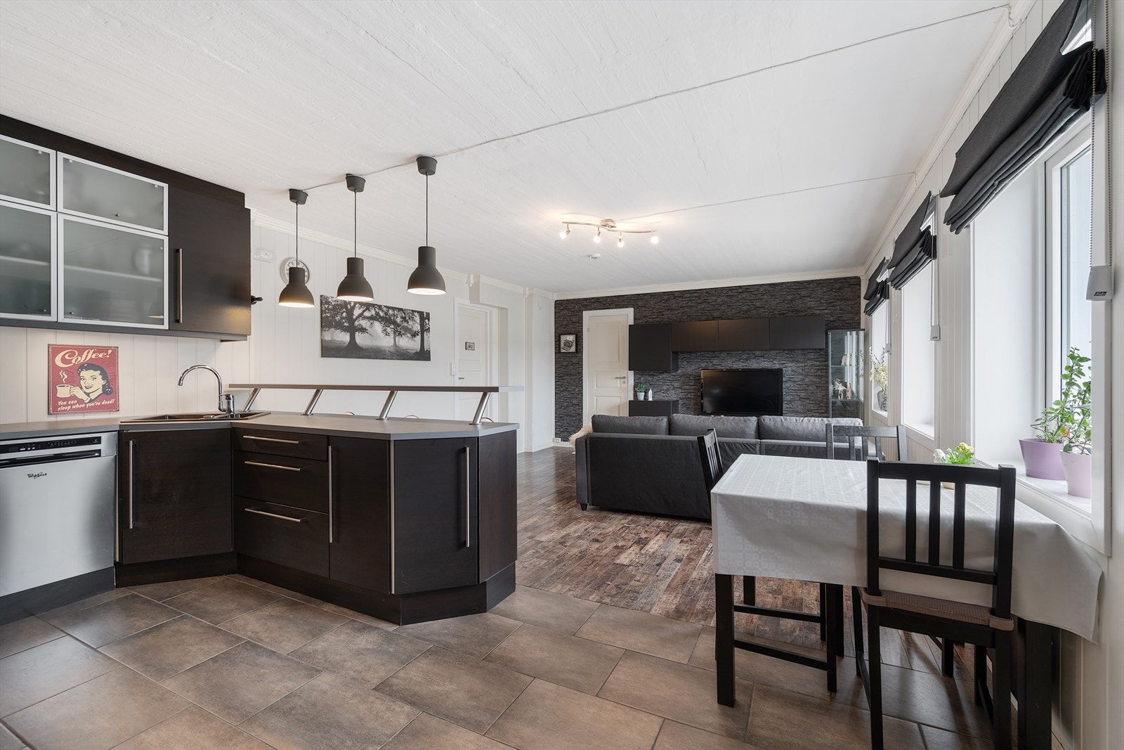 Leiligheten har en luftig og åpen planløsning Galleribilde