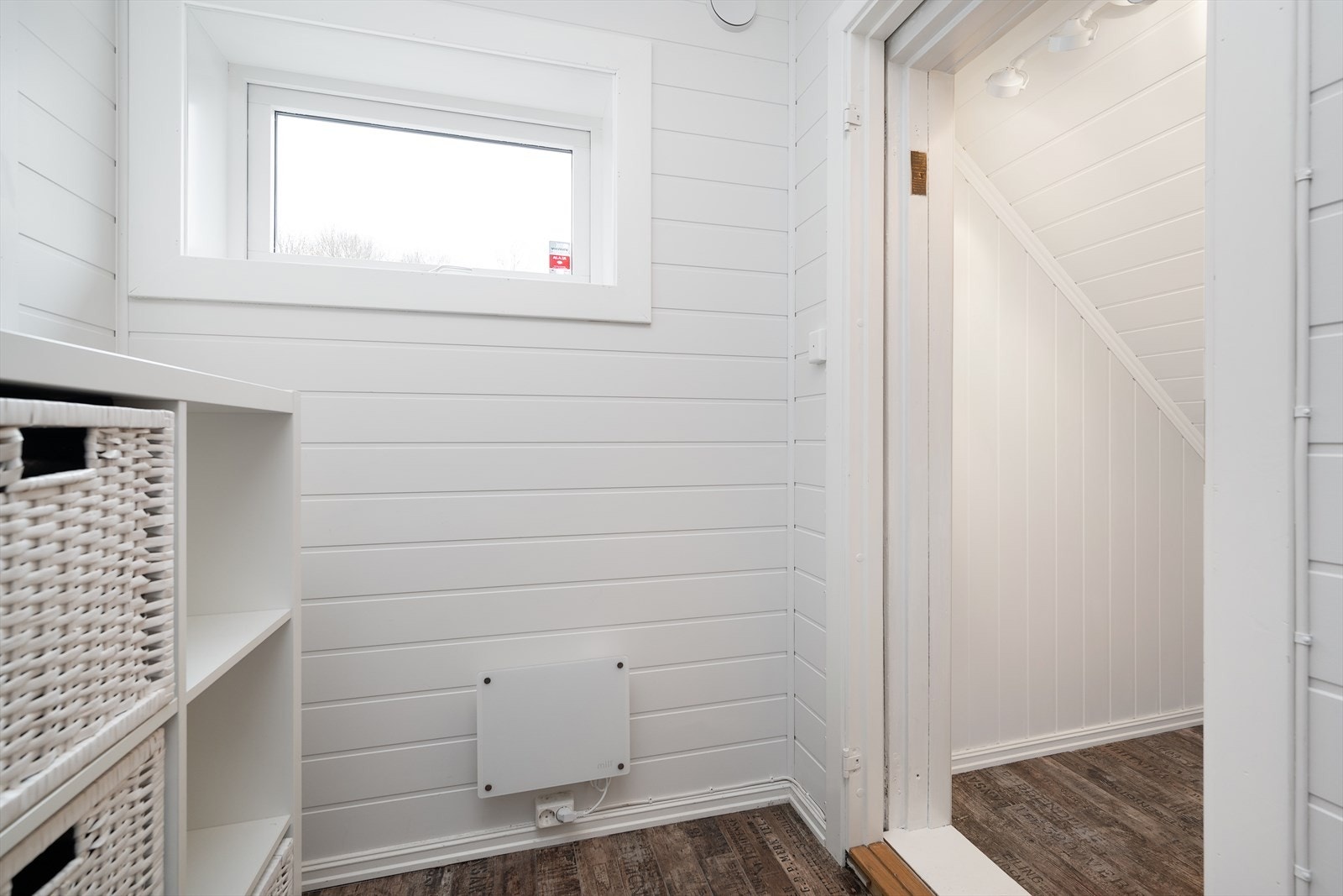 Fra stuen er det adkomst til en praktisk innvendig bod på ca. 5 m² Galleribilde