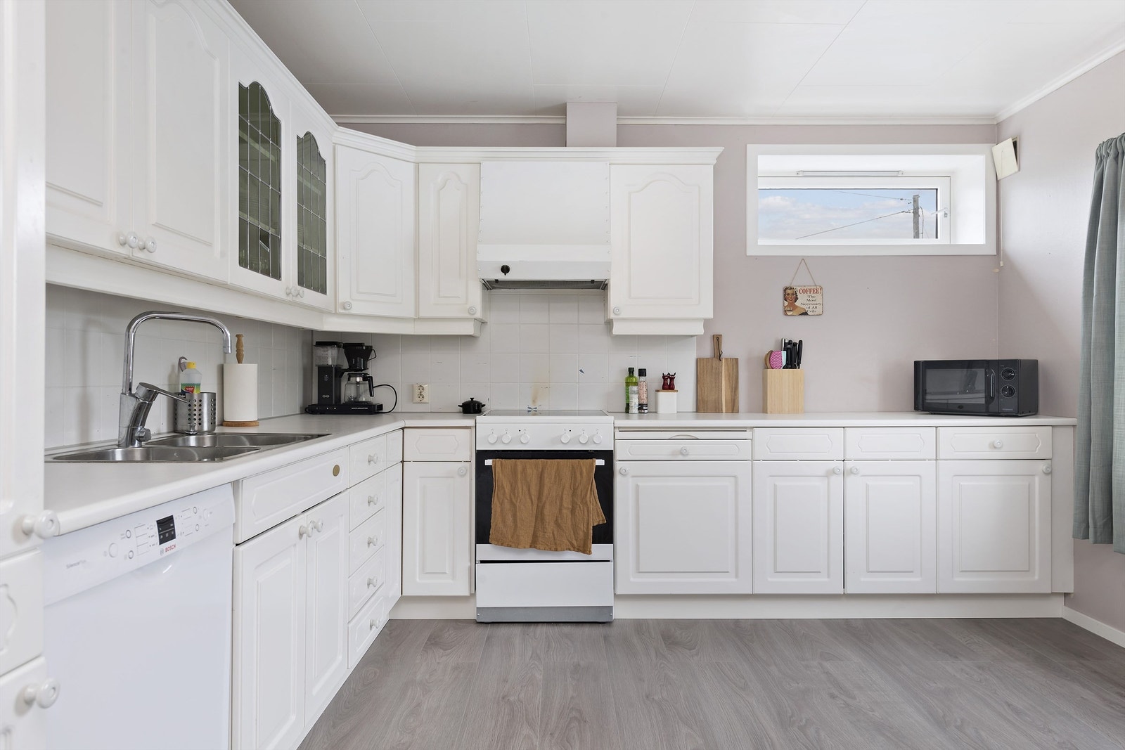 Kjøkken i underetasje Galleribilde