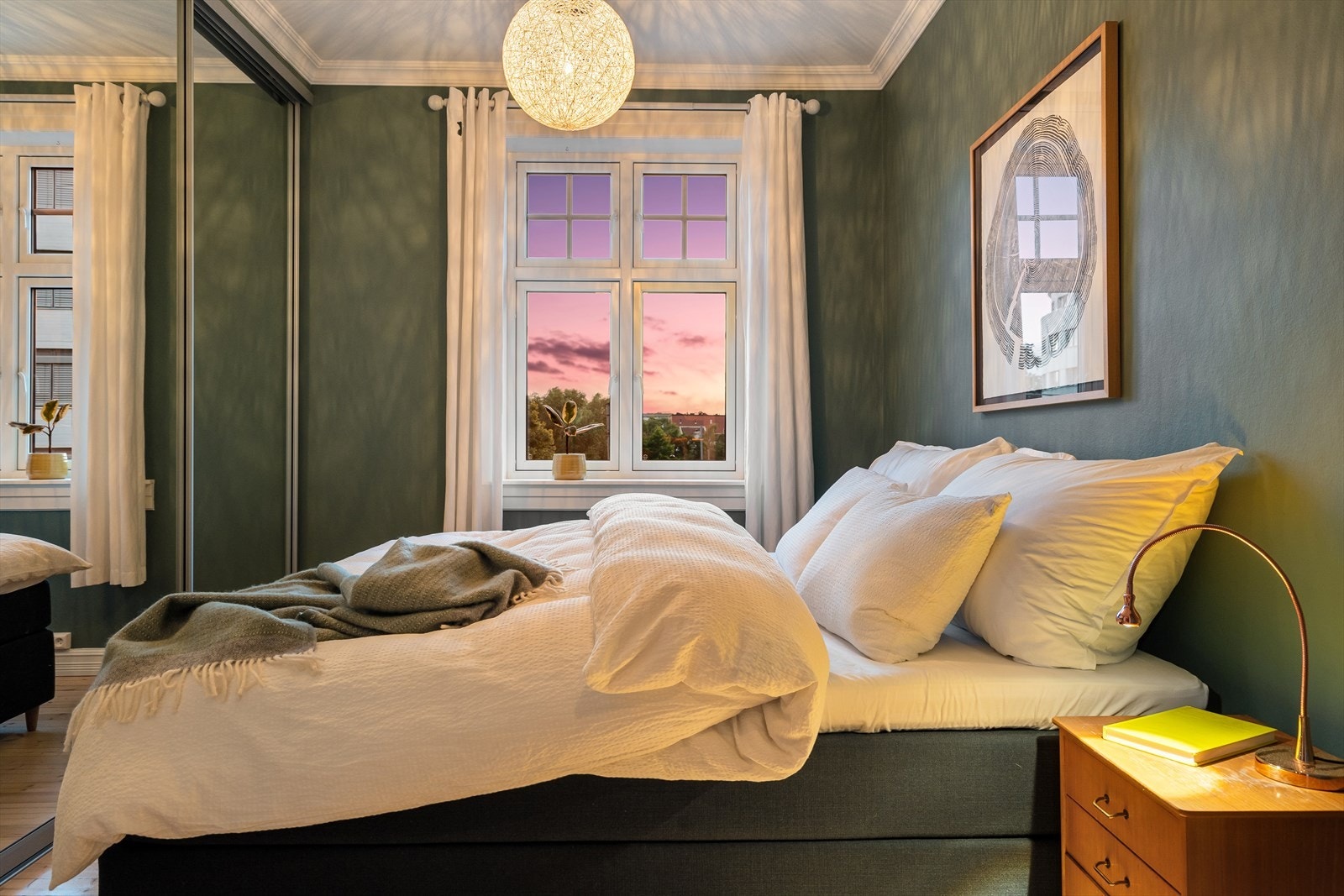 Lunt, innbydende soverom av god størrelse Galleribilde