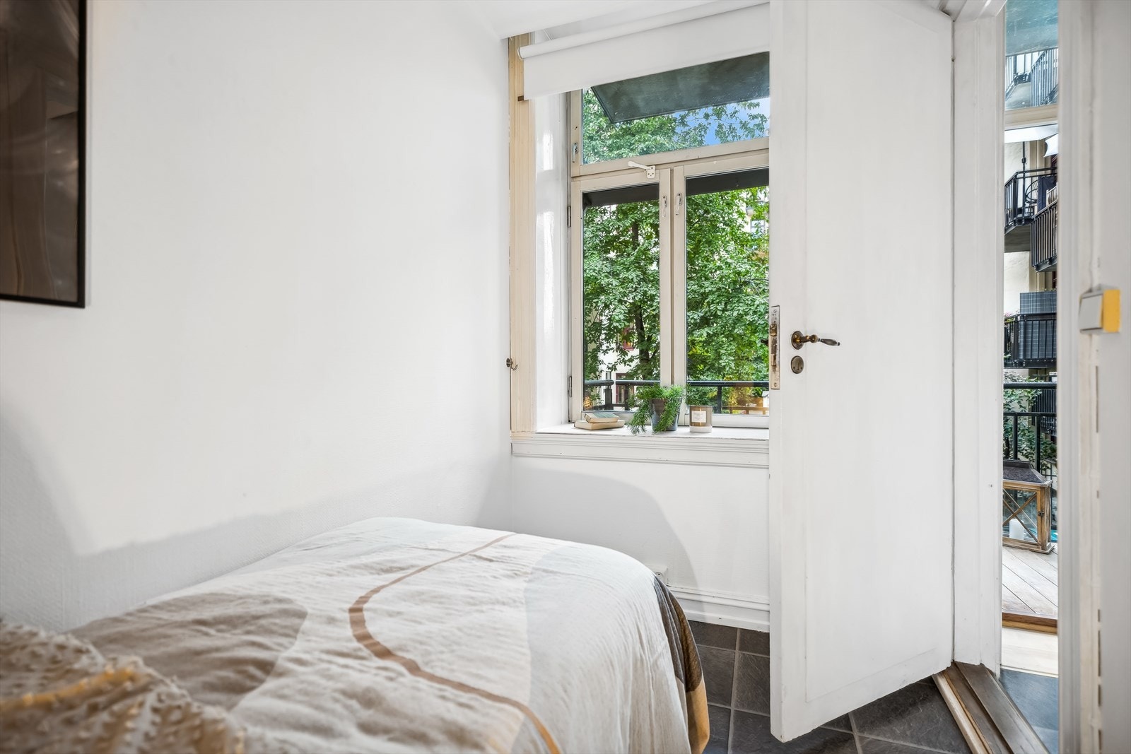 Soverom nr. 2 ligger vendt mot bakgården. Galleribilde