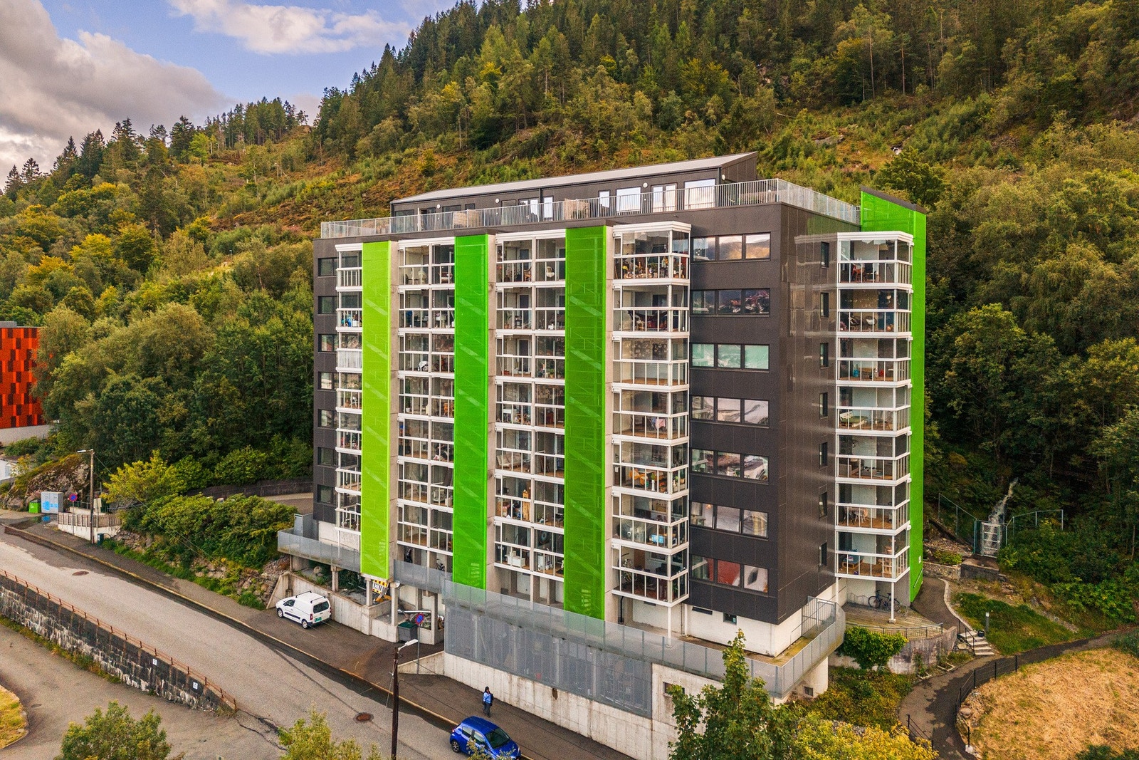 Sentrumsnær beliggenhet med nærhet til alt man trenger i hverdagen. Galleribilde