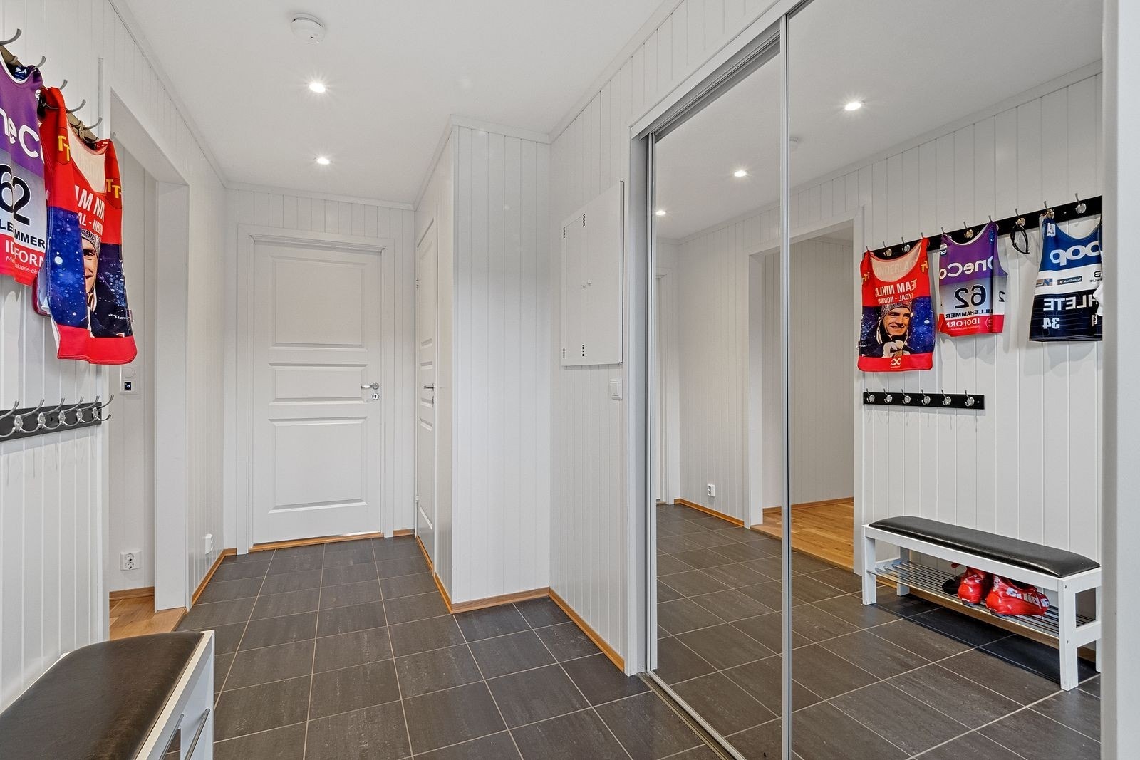 Inngangsparti/entre Galleribilde