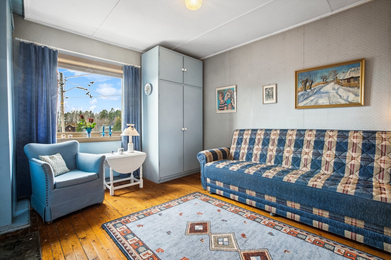 Alle soverommene har god plass til stor seng og tilhørende møblement. Galleribilde
