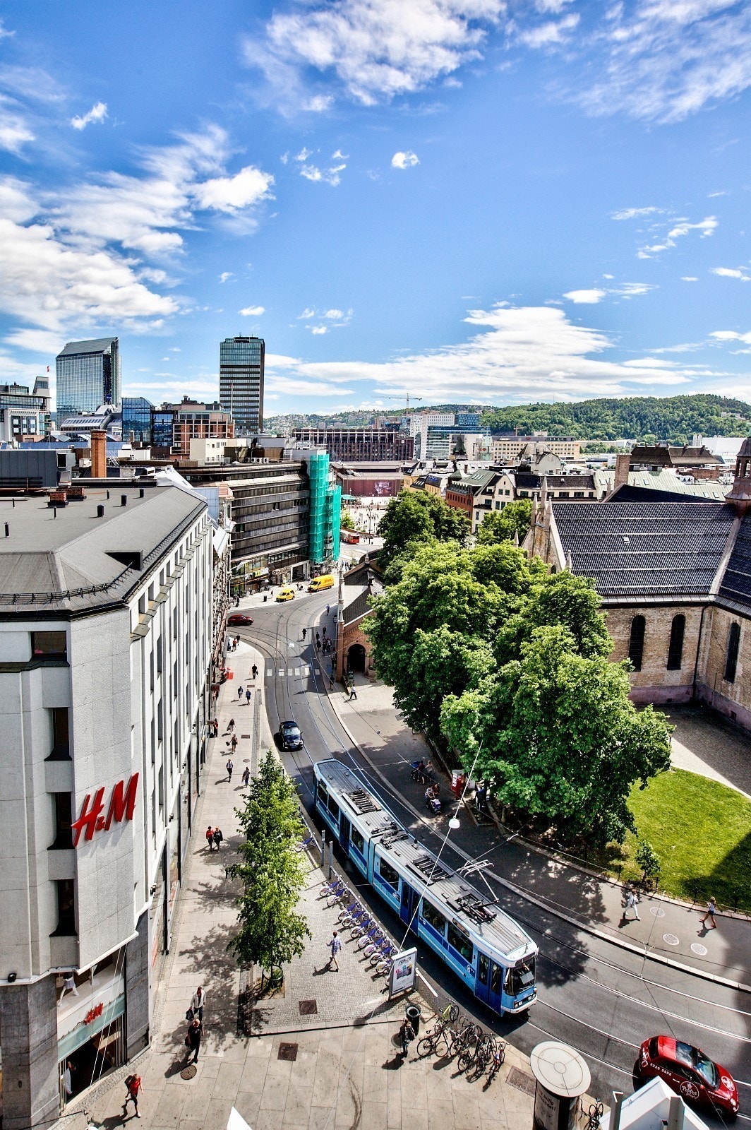 Domkirken mot Oslo S, kort gangavstand Galleribilde