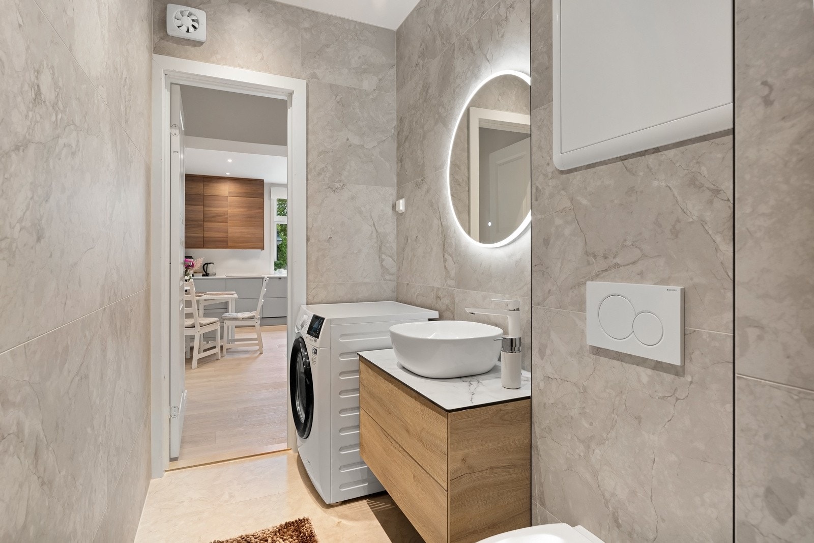 Baderommet ble rehabilitert i 2024. Papirer foreligger. Galleribilde