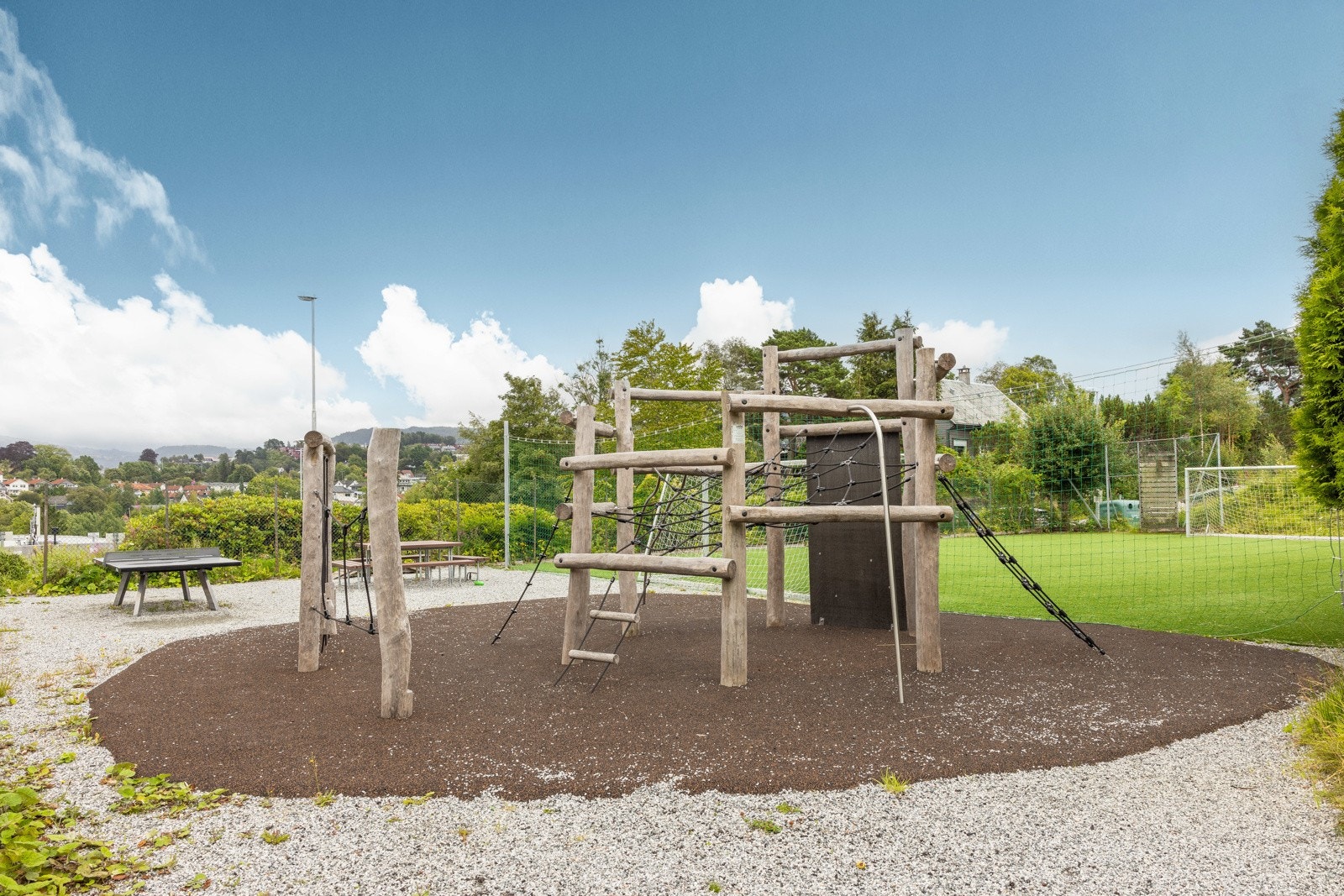 Flotte fellesområder med forskjellige aktiviteter like utenfor døren. Galleribilde